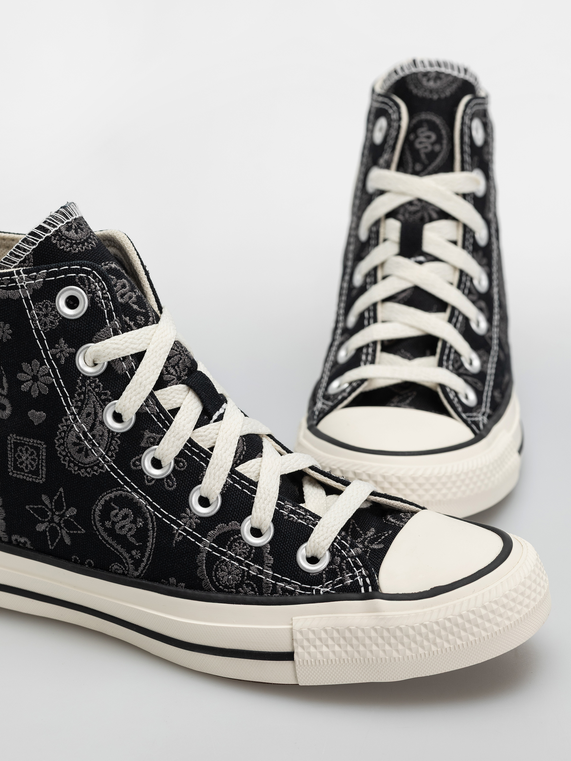Tornacipők Converse Chuck Taylor All Star Hi Wmn (black/dark matter/natural ivory)