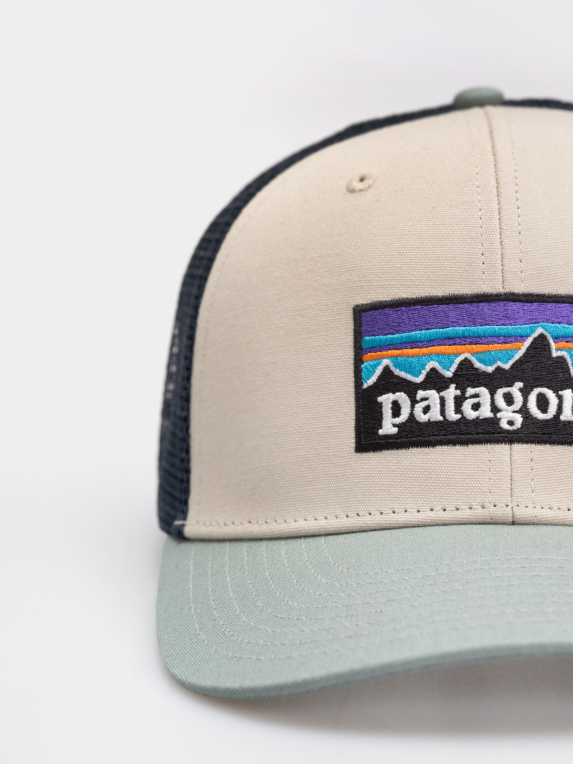 Baseball sapka Patagonia P 6 Logo Trucker (pumice)