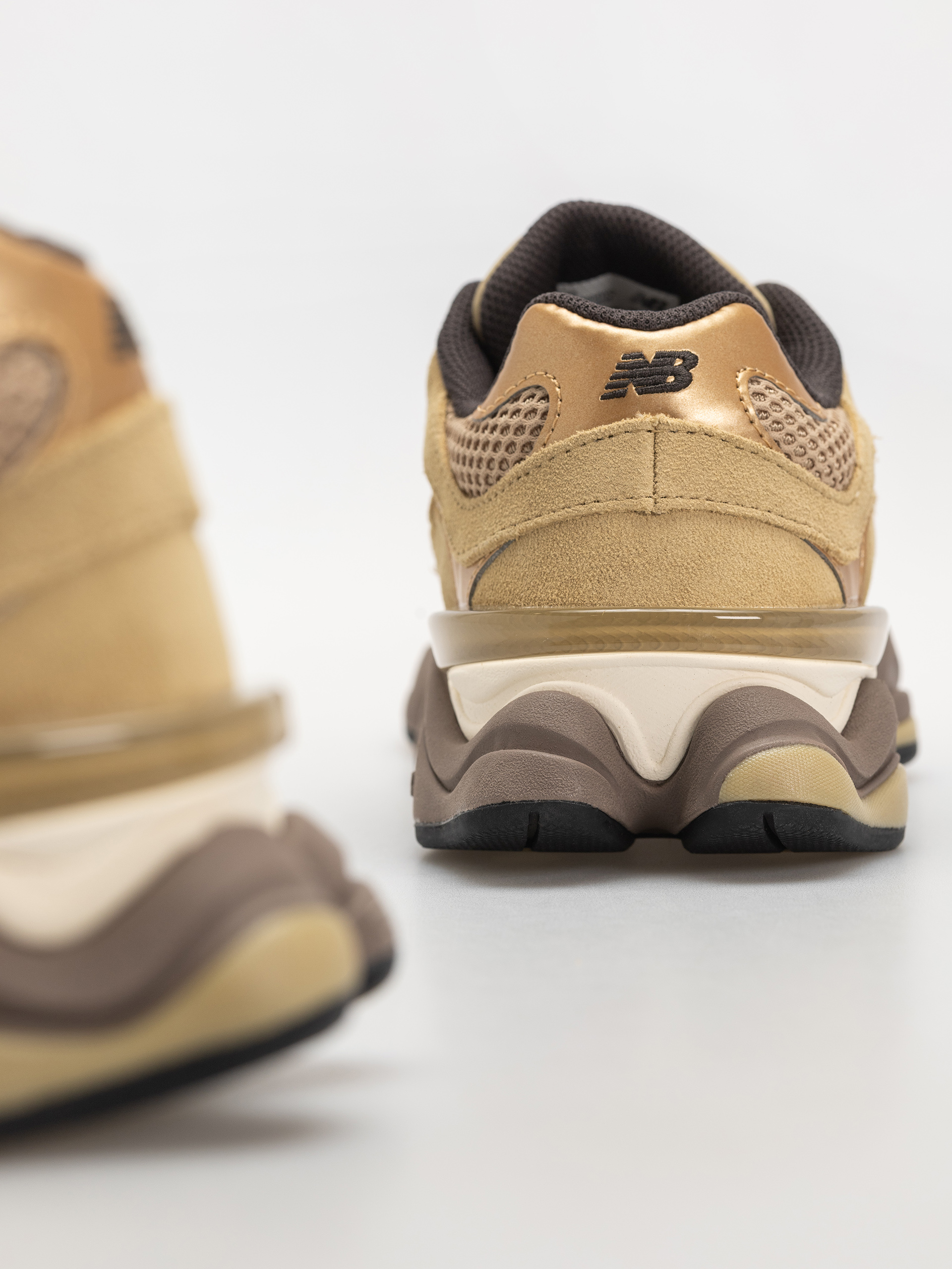 New Balance 9060 Cipők (quicksand/incense)