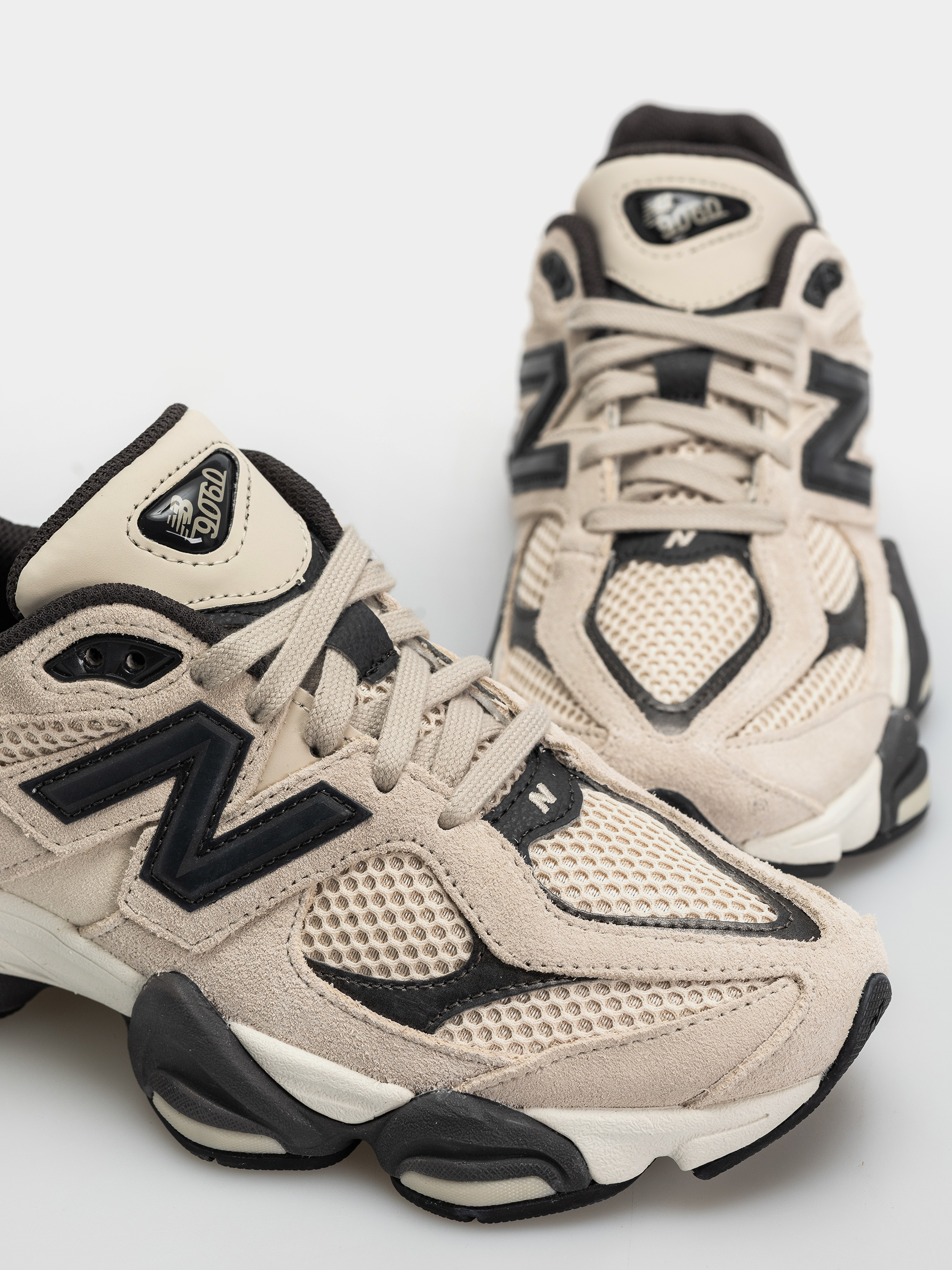 New Balance 9060 Cipők (timberwolf/black cement)