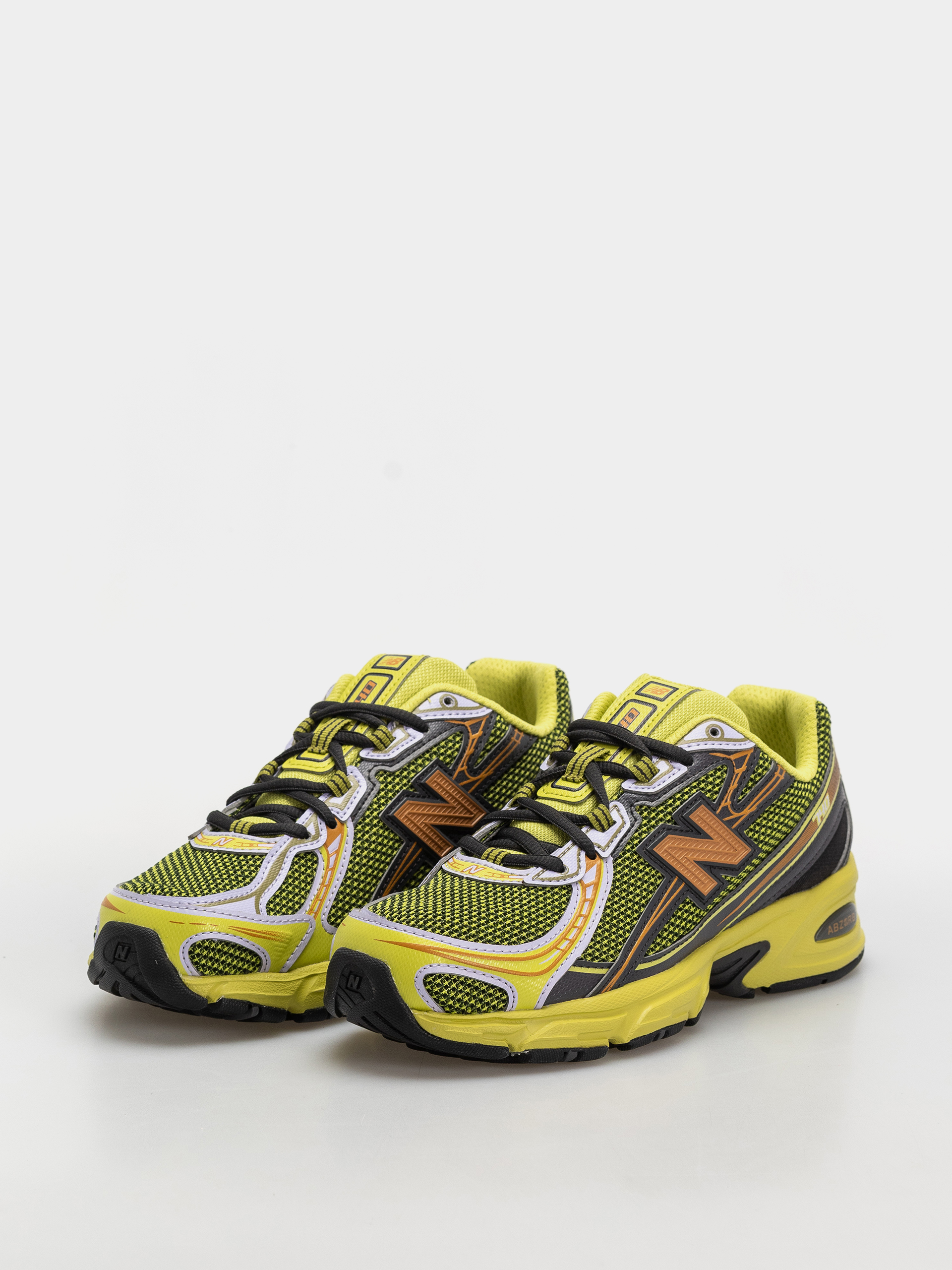 New Balance 740 Cipők (field green/black cement)