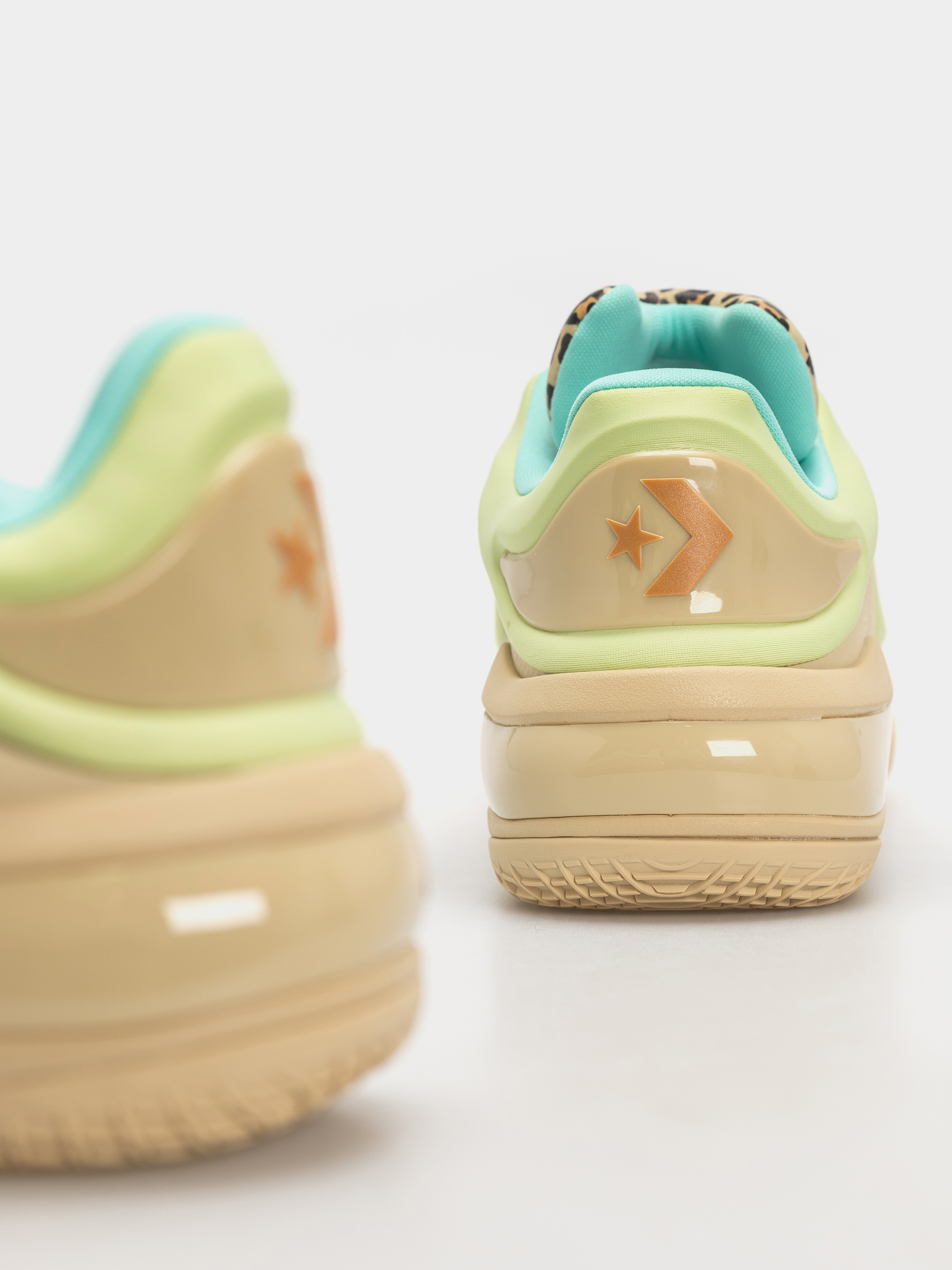 Cipők Converse Shai 001 Lace Up Ox (last straw)