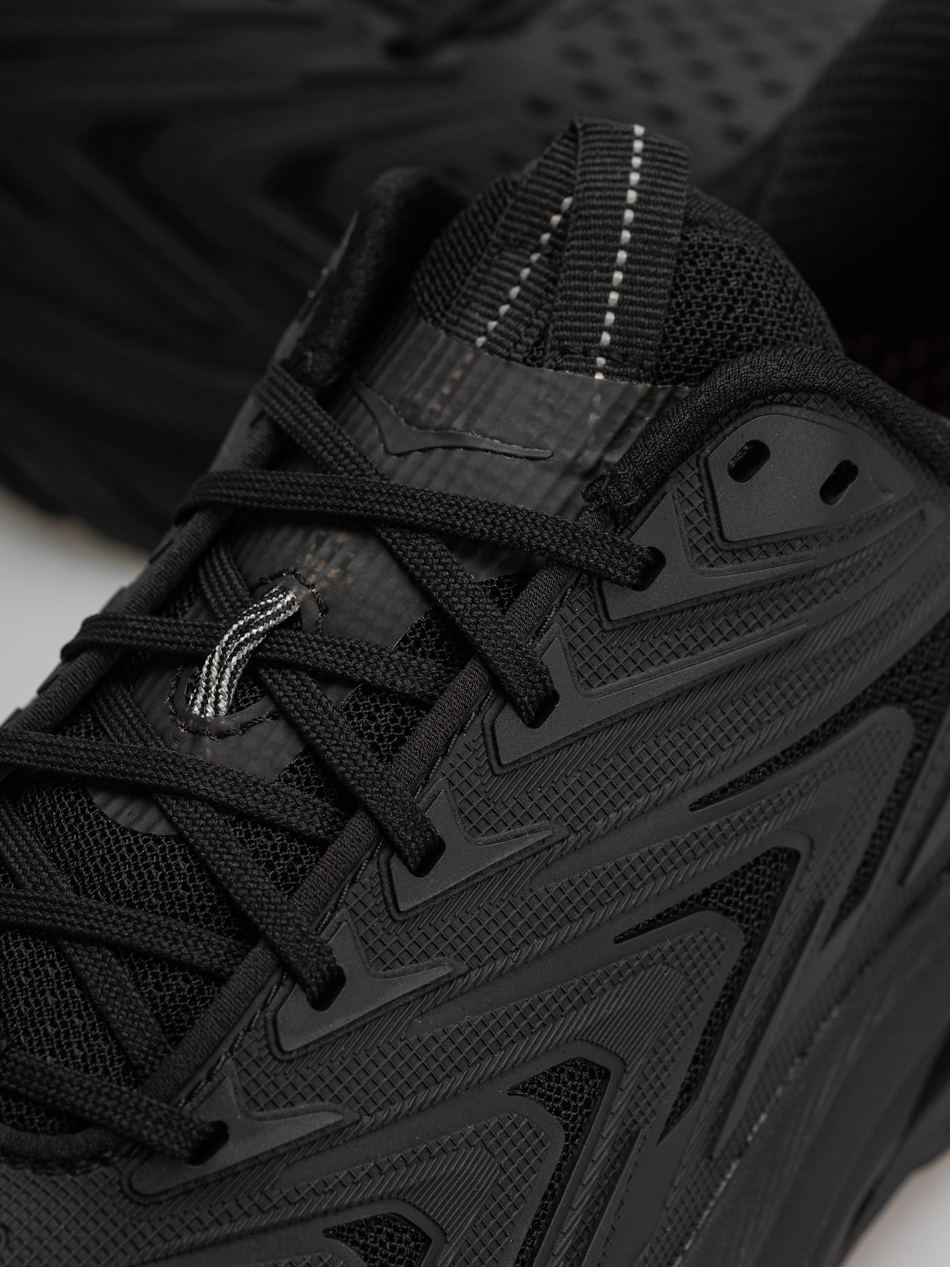 Hoka Clifton UTL Cipők (black/black)