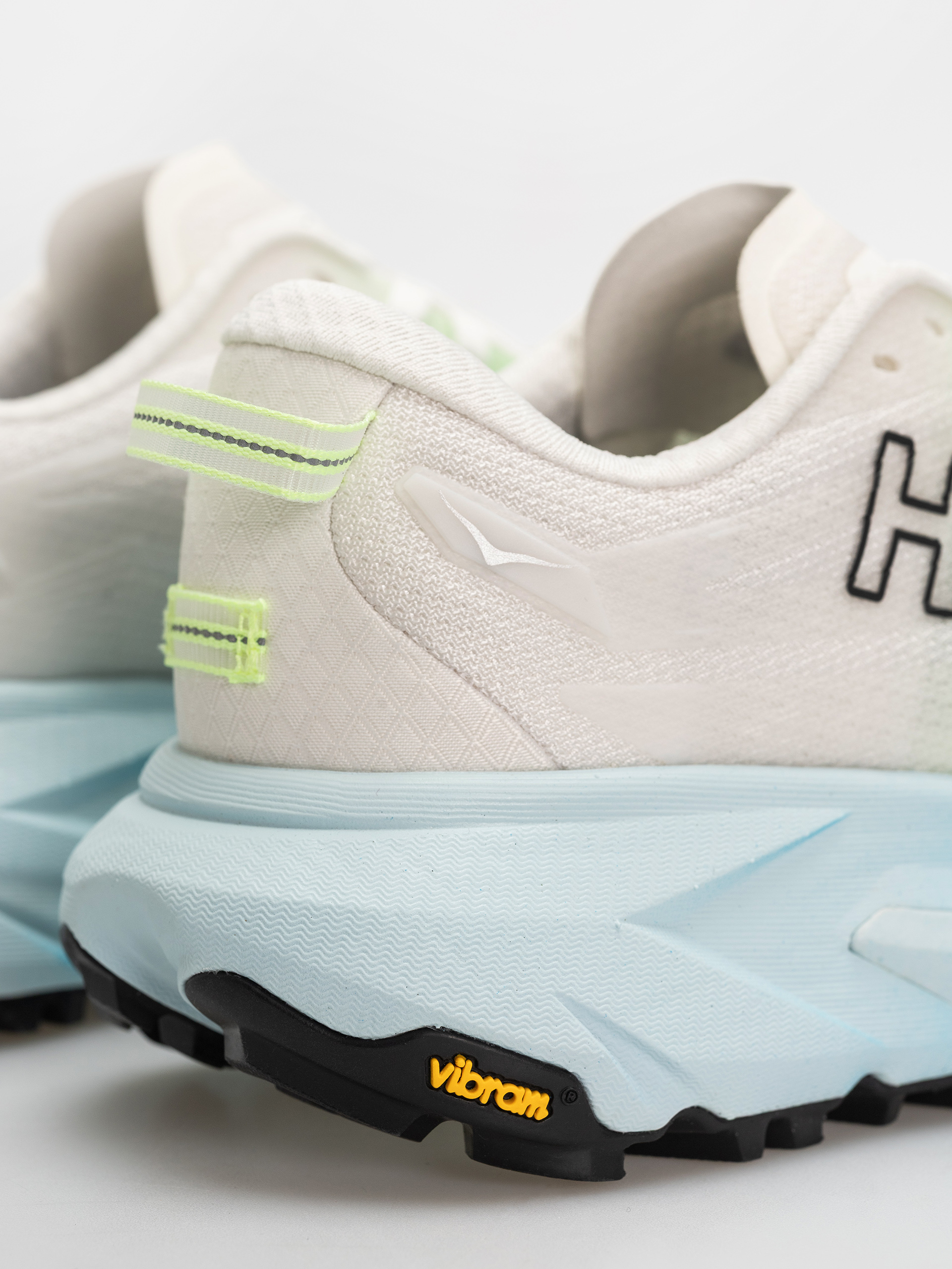 Hoka Mafate 5 Cipők Wmn (frost/tart apple)
