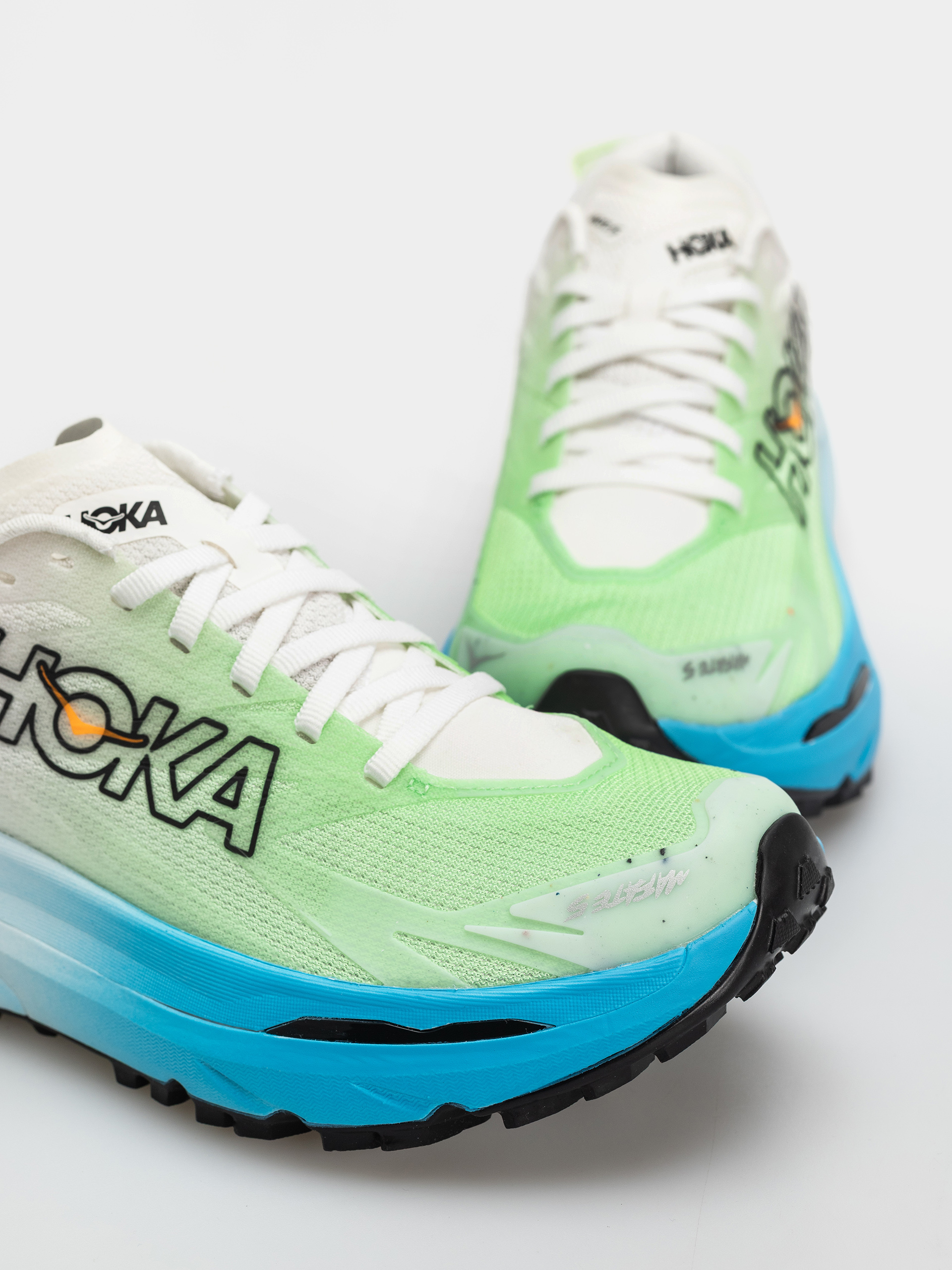 Hoka Mafate 5 Cipők Wmn (frost/tart apple)