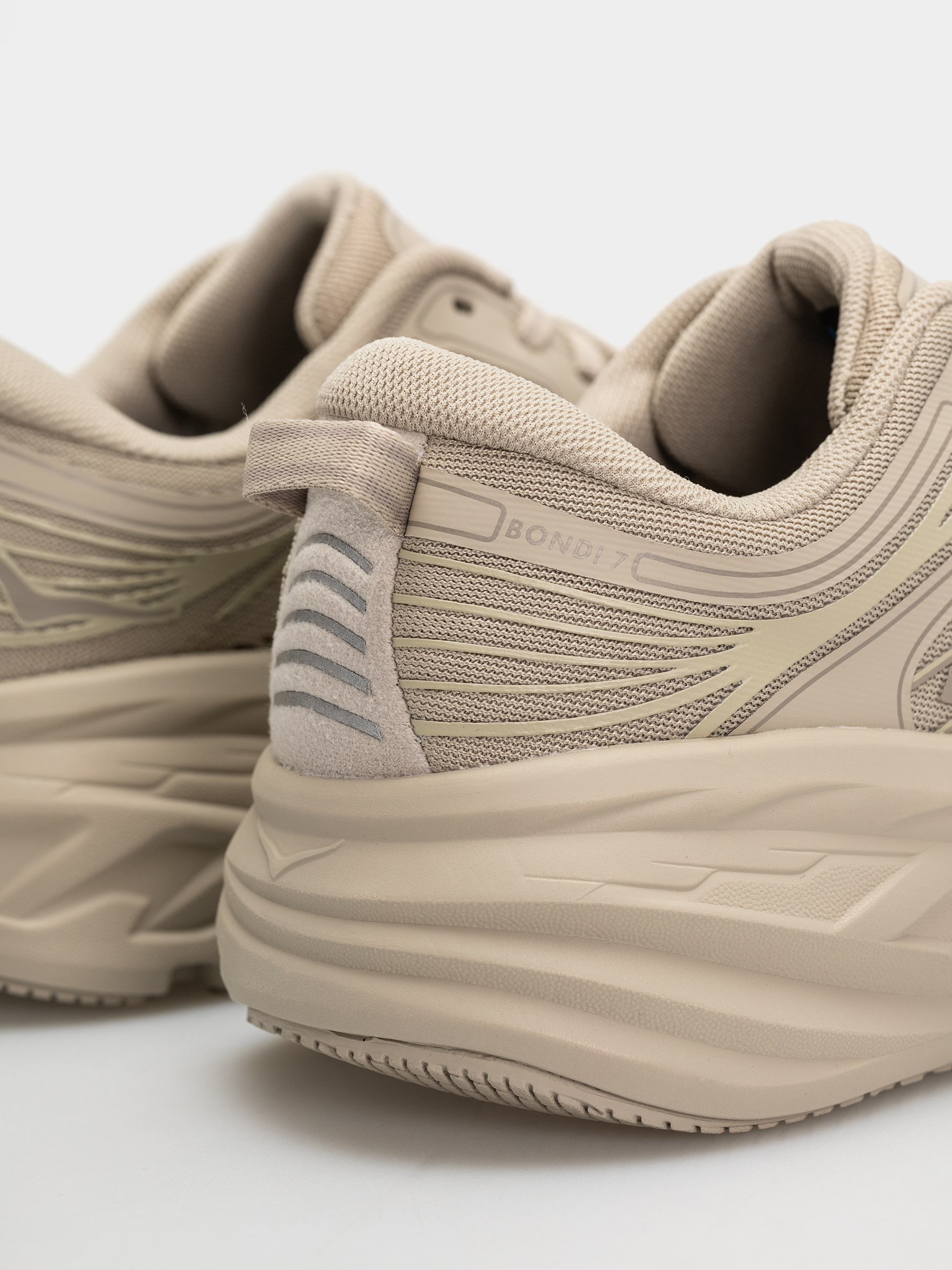 Cipők Hoka Bondi 7 Wmn (archival taupe/archival taupe)
