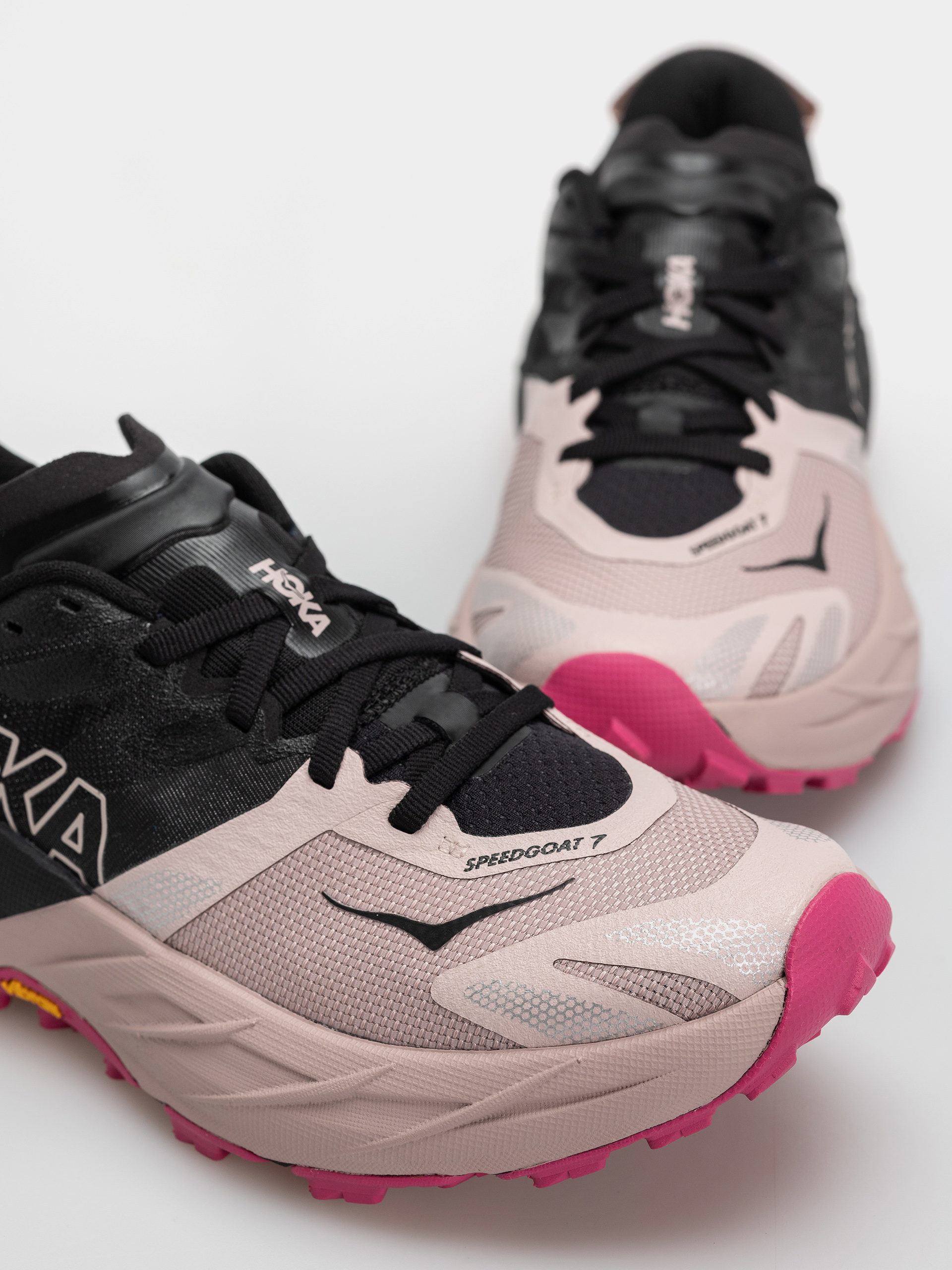 Cipők Hoka Speedgoat 7 Wmn (black/pink opal)