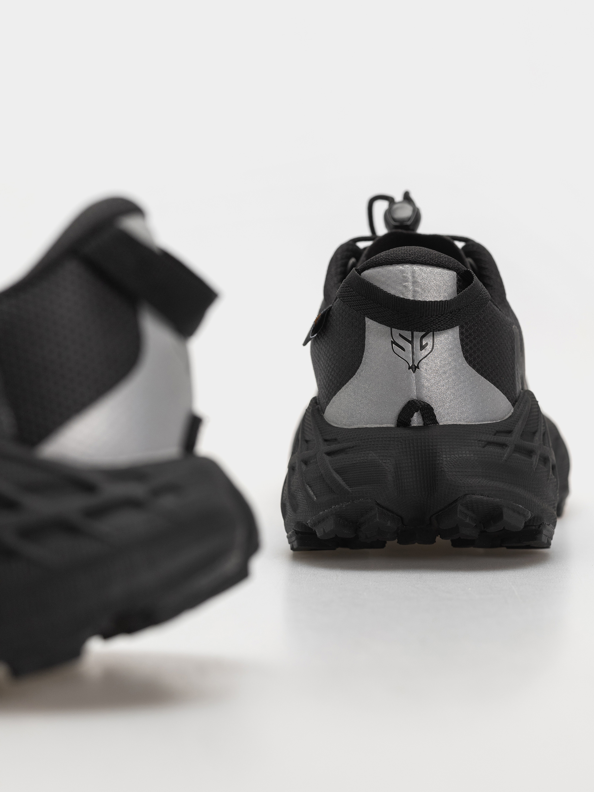 Cipők Hoka Speedgoat 7 GTX (black/carbon black)