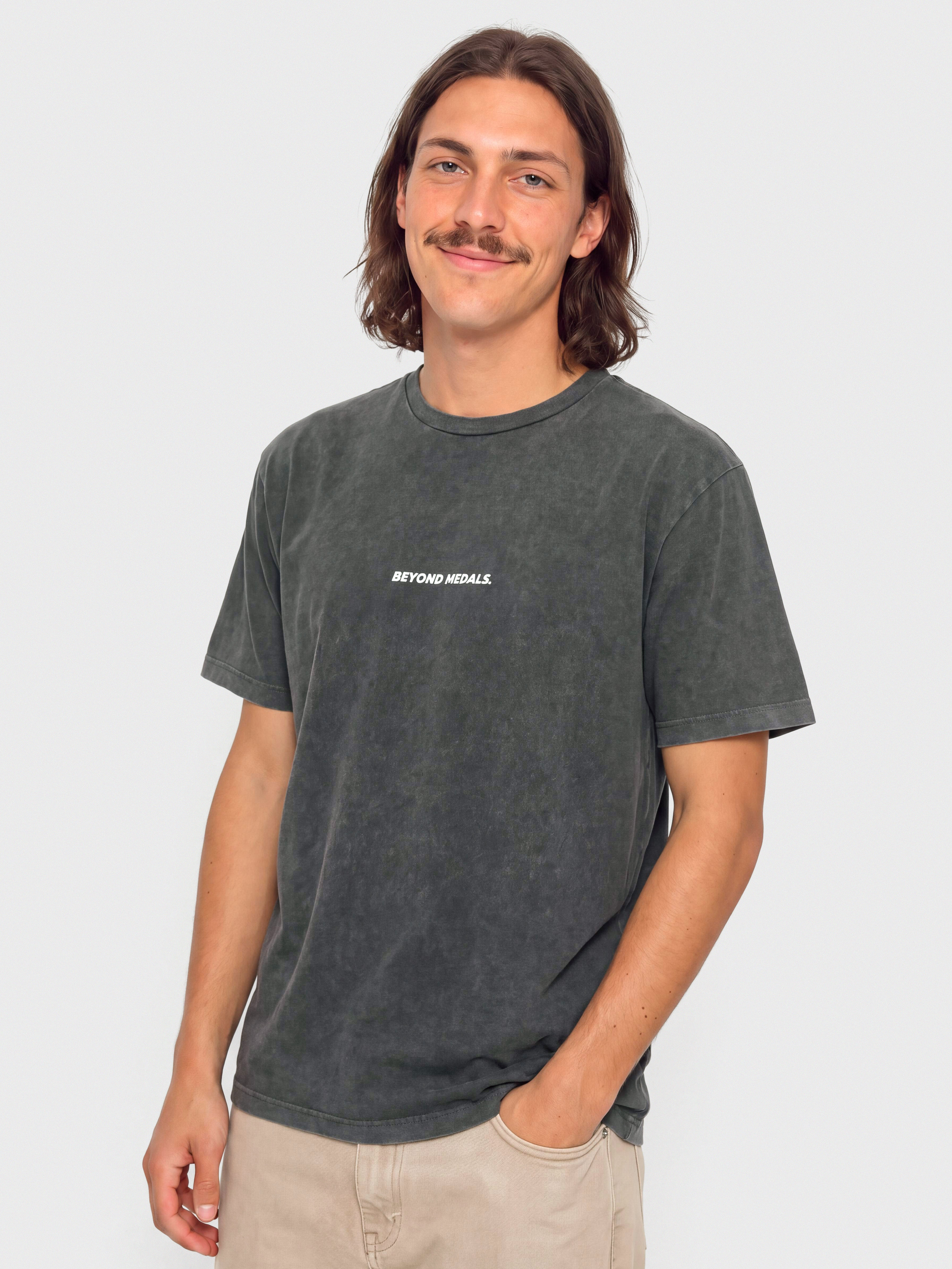 Póló Beyond Medals Distressed Logo (black)