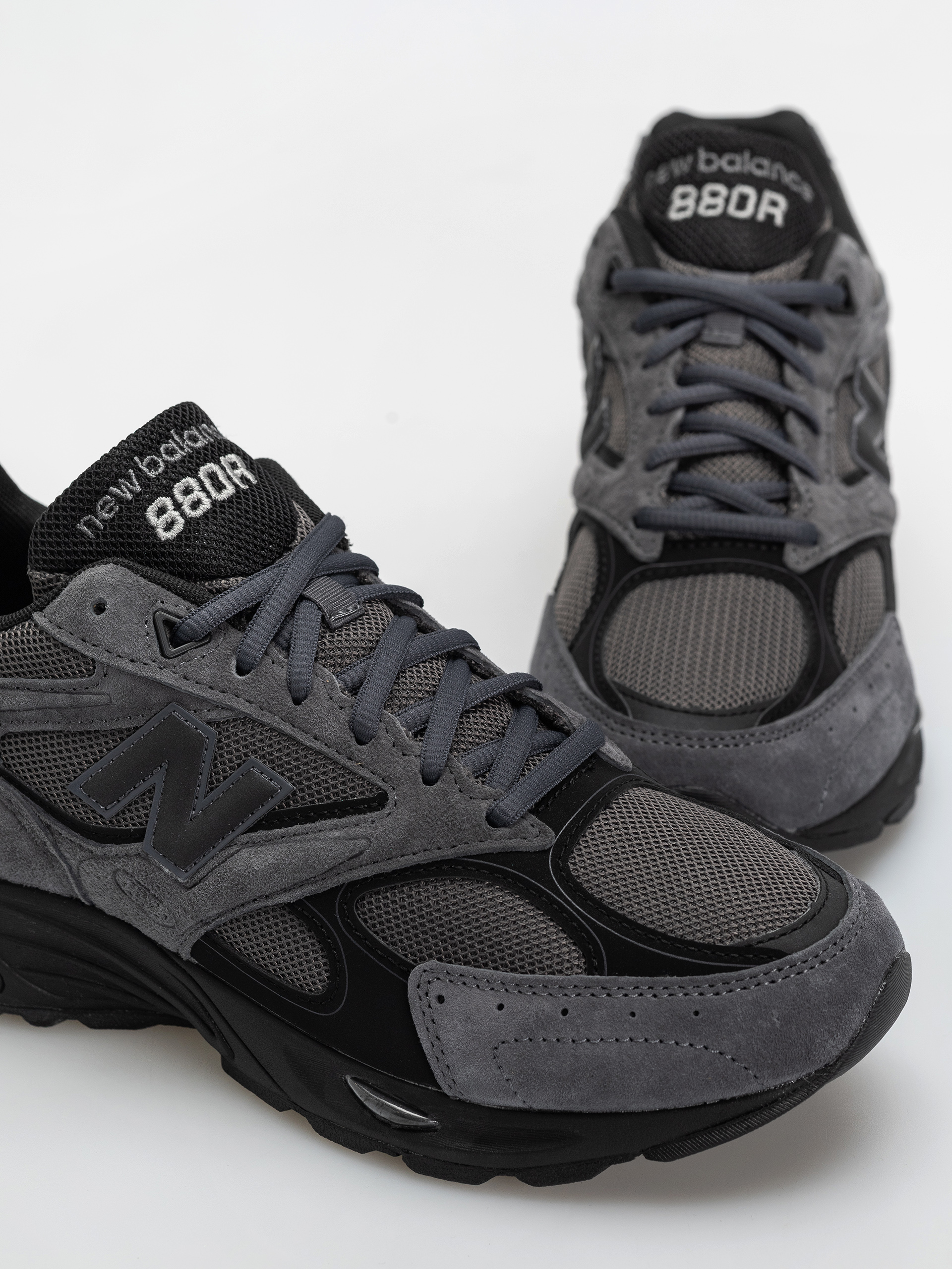 New Balance 880R Cipők (magnet/black)