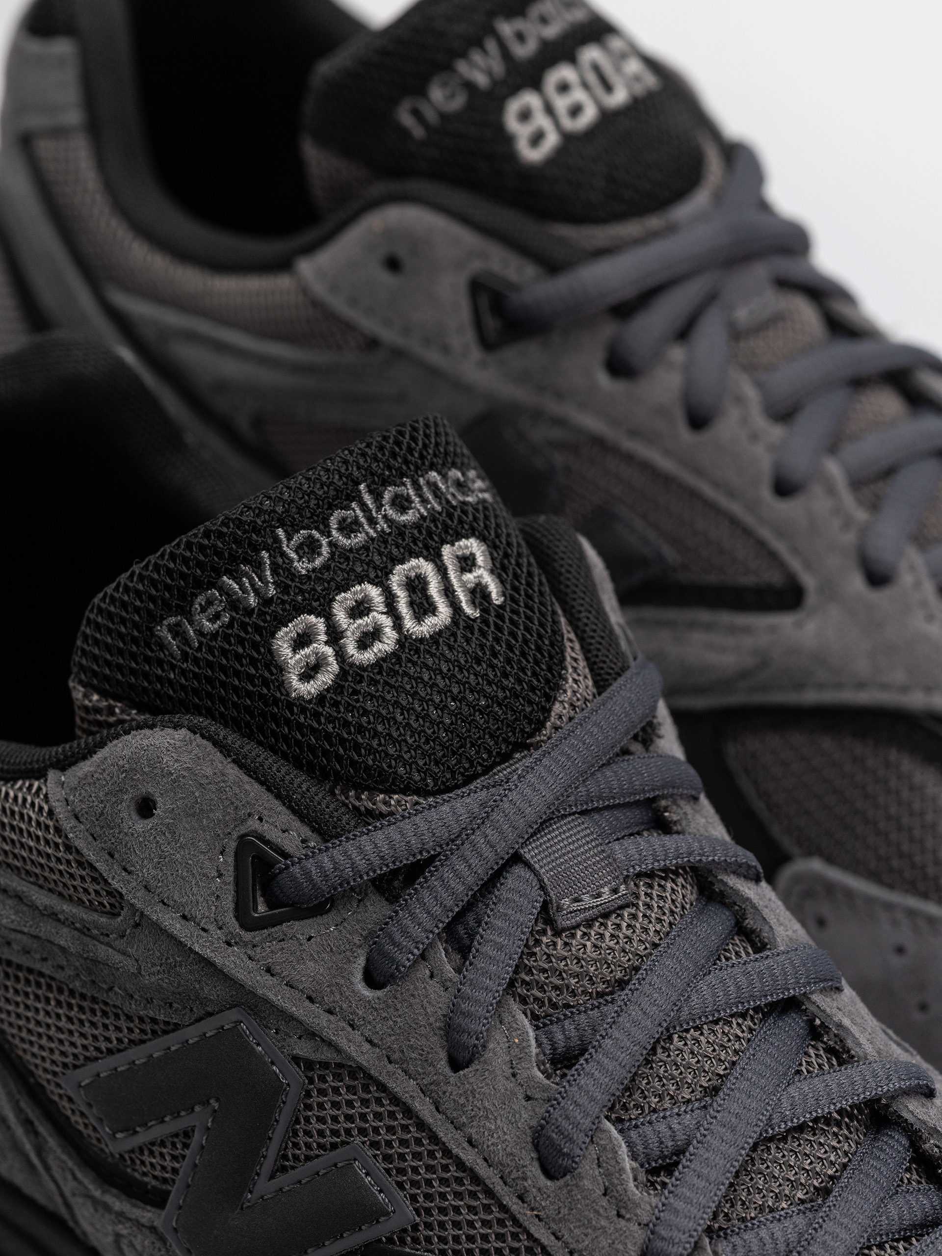 New Balance 880R Cipők (magnet/black)