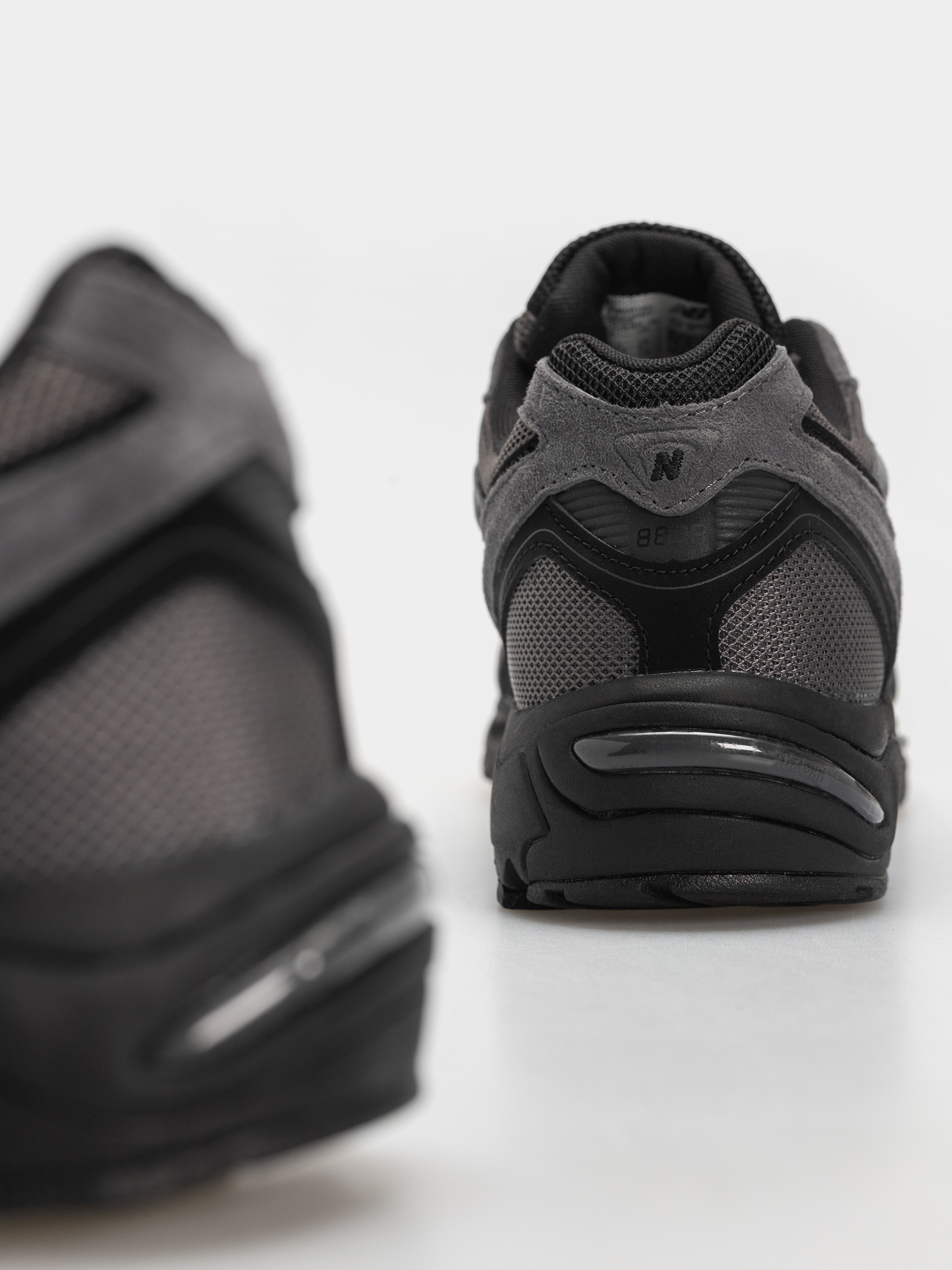 New Balance 880R Cipők (magnet/black)