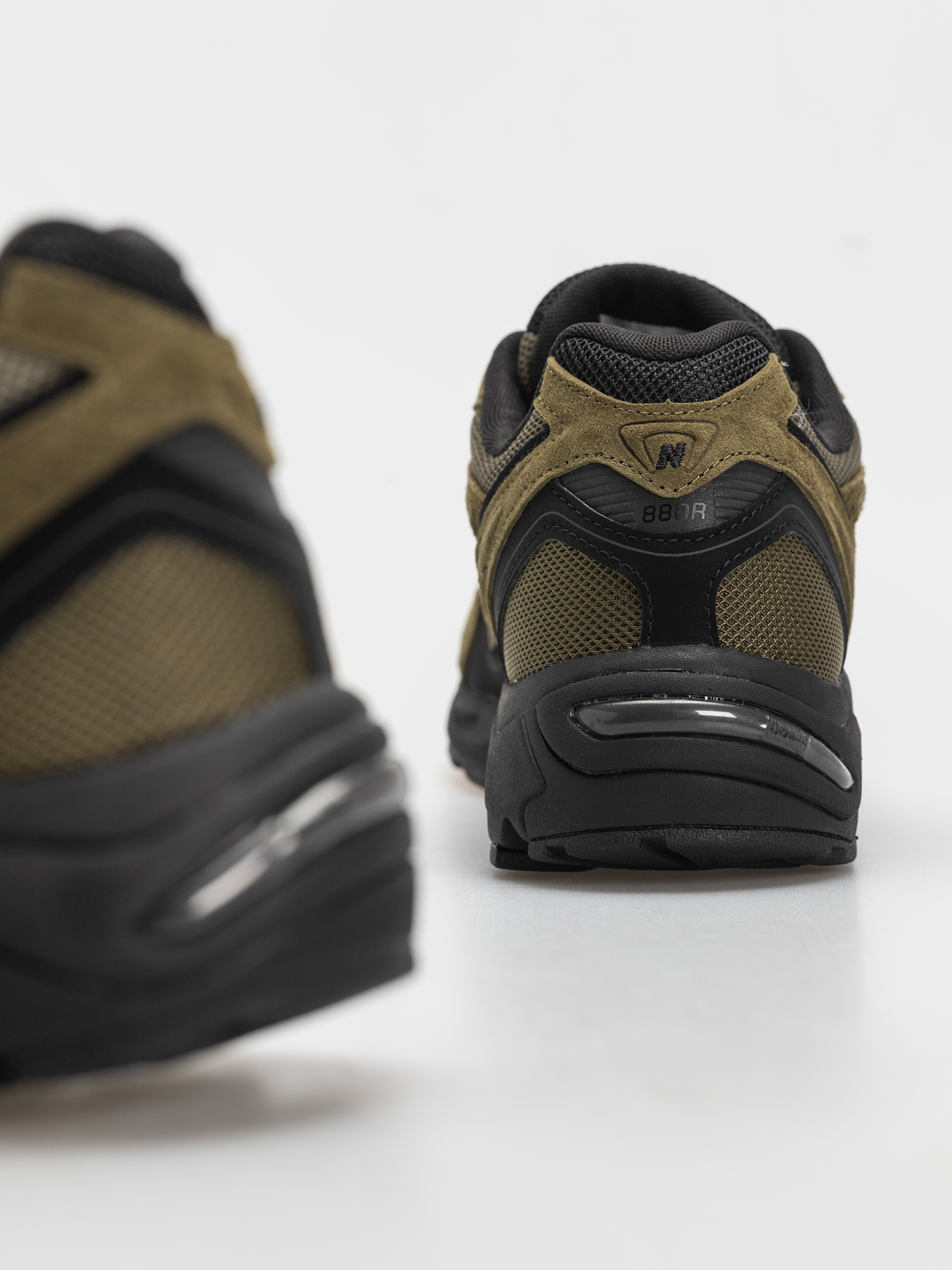 New Balance 880R Cipők (wakame/black)