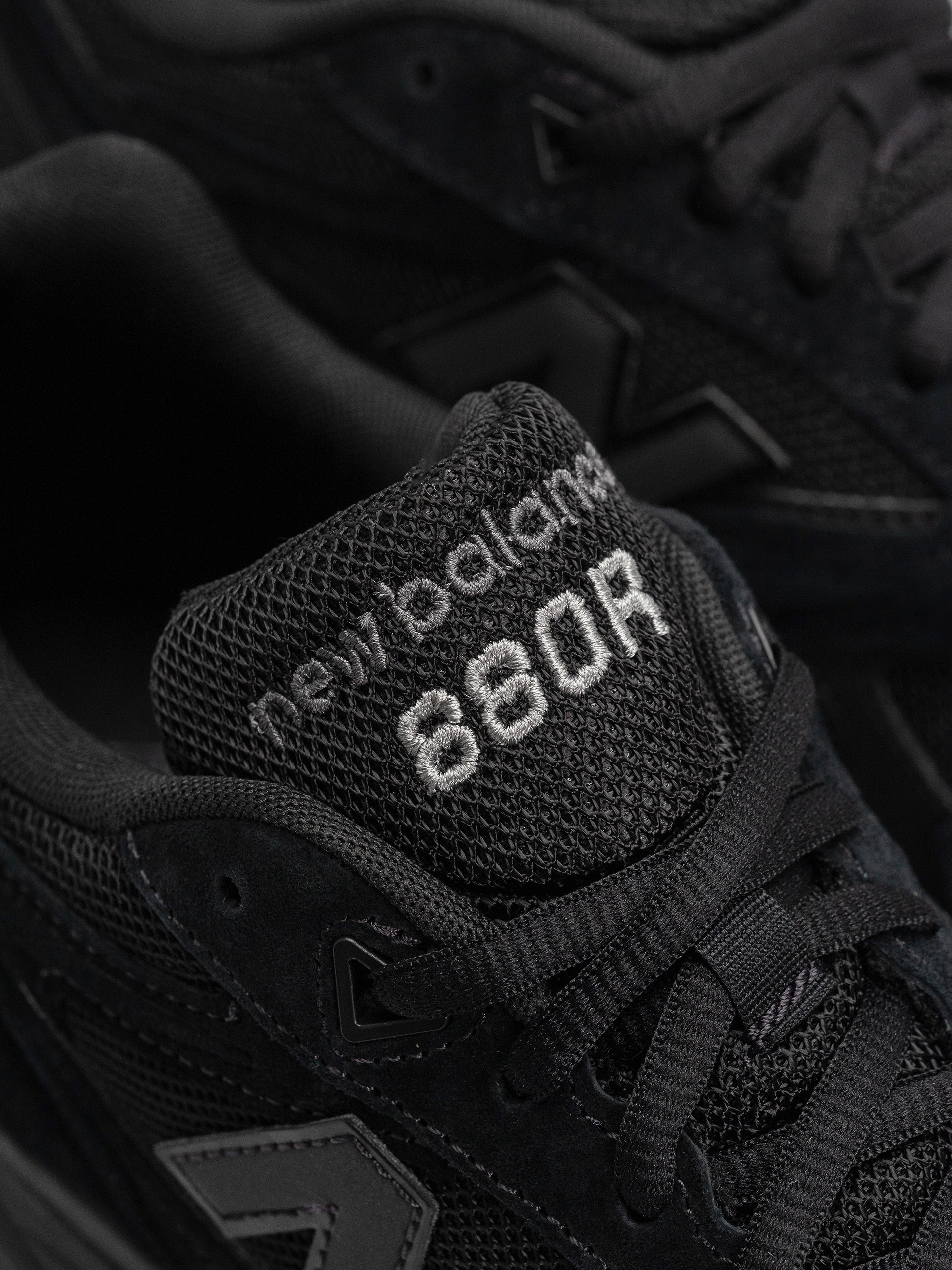 New Balance 880R Cipők (black/black)