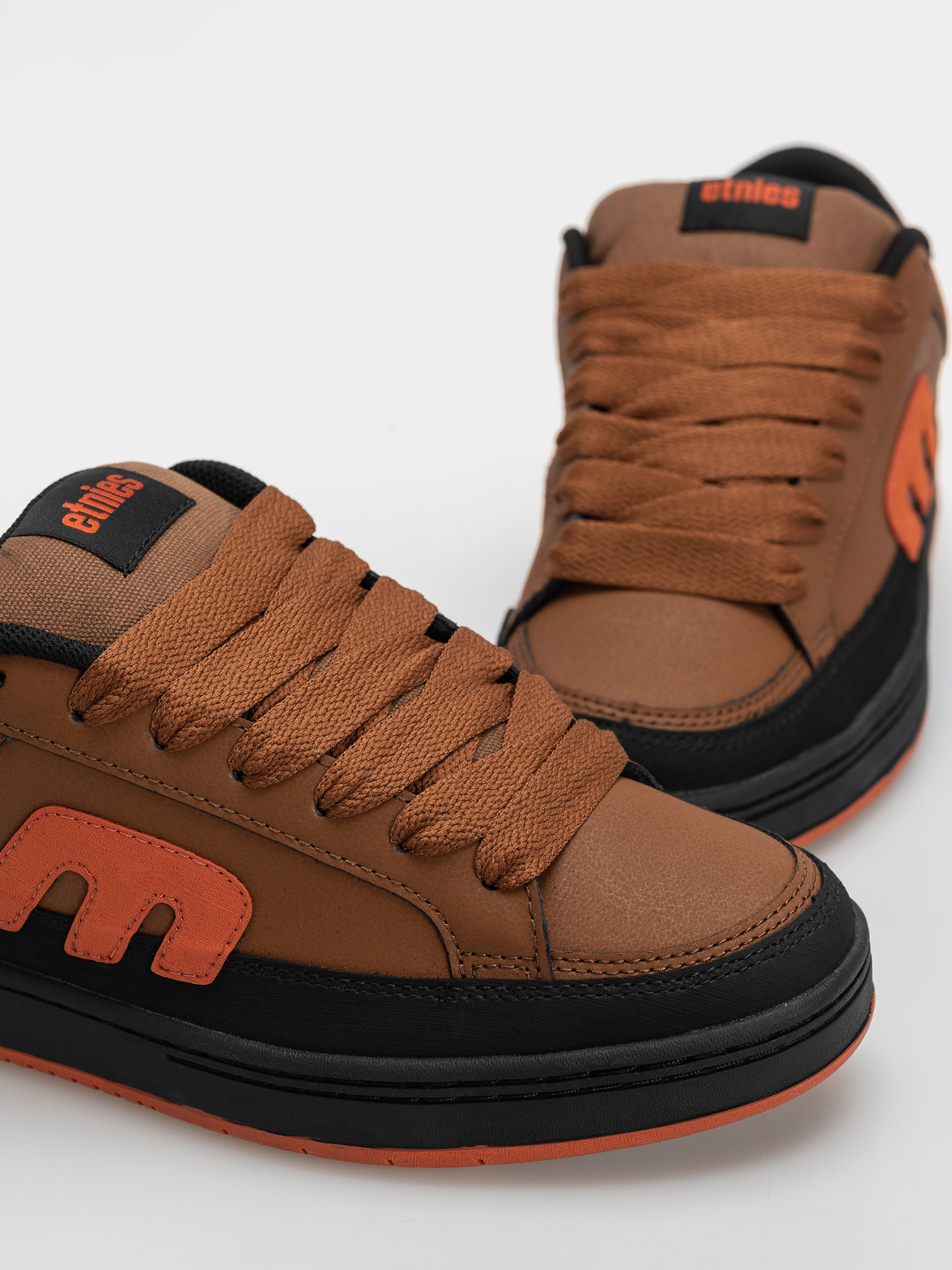 Etnies Kingpin 2K Cipők (black/brown)