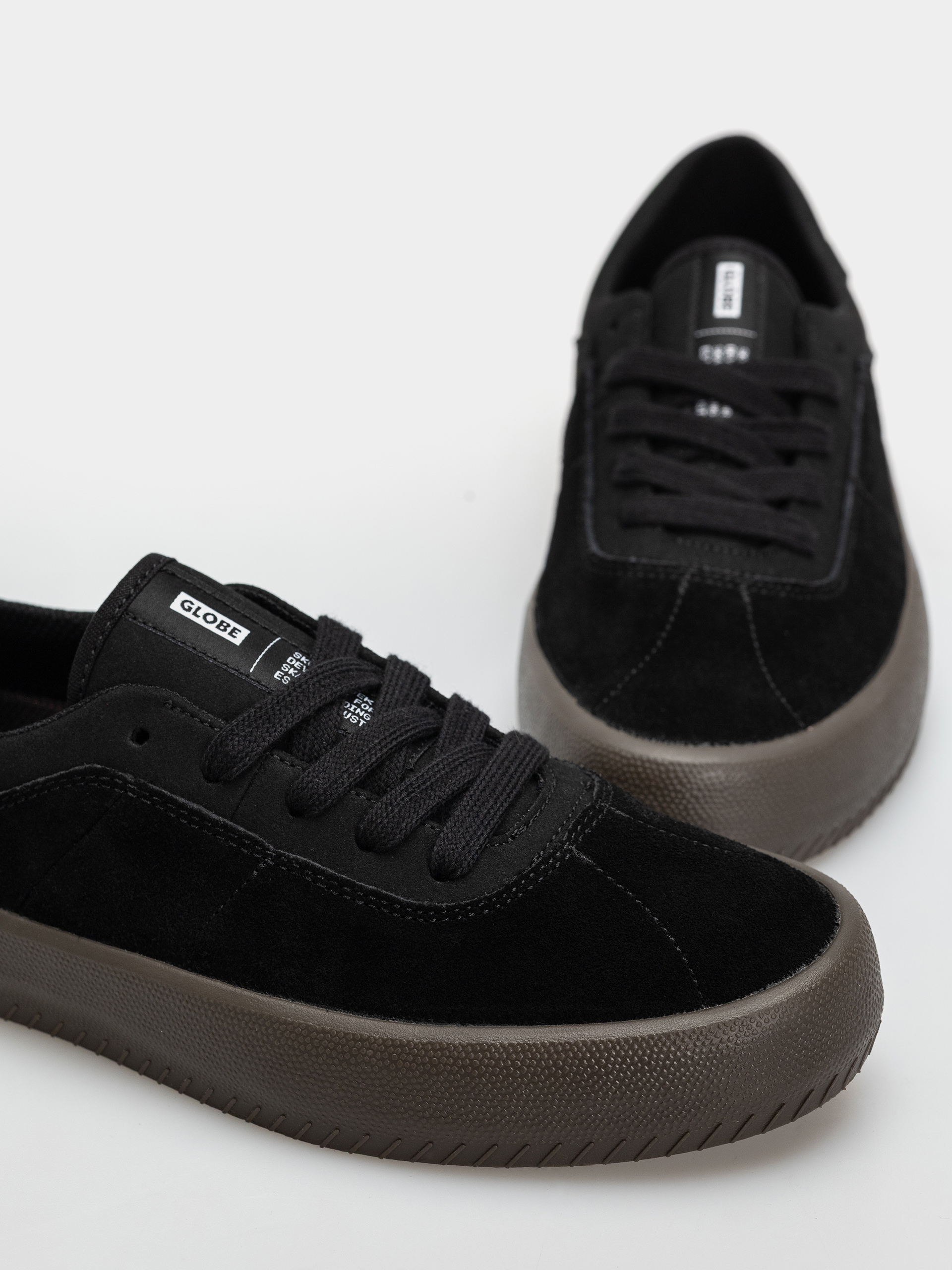 Cipők Globe Melbek (black/gum)