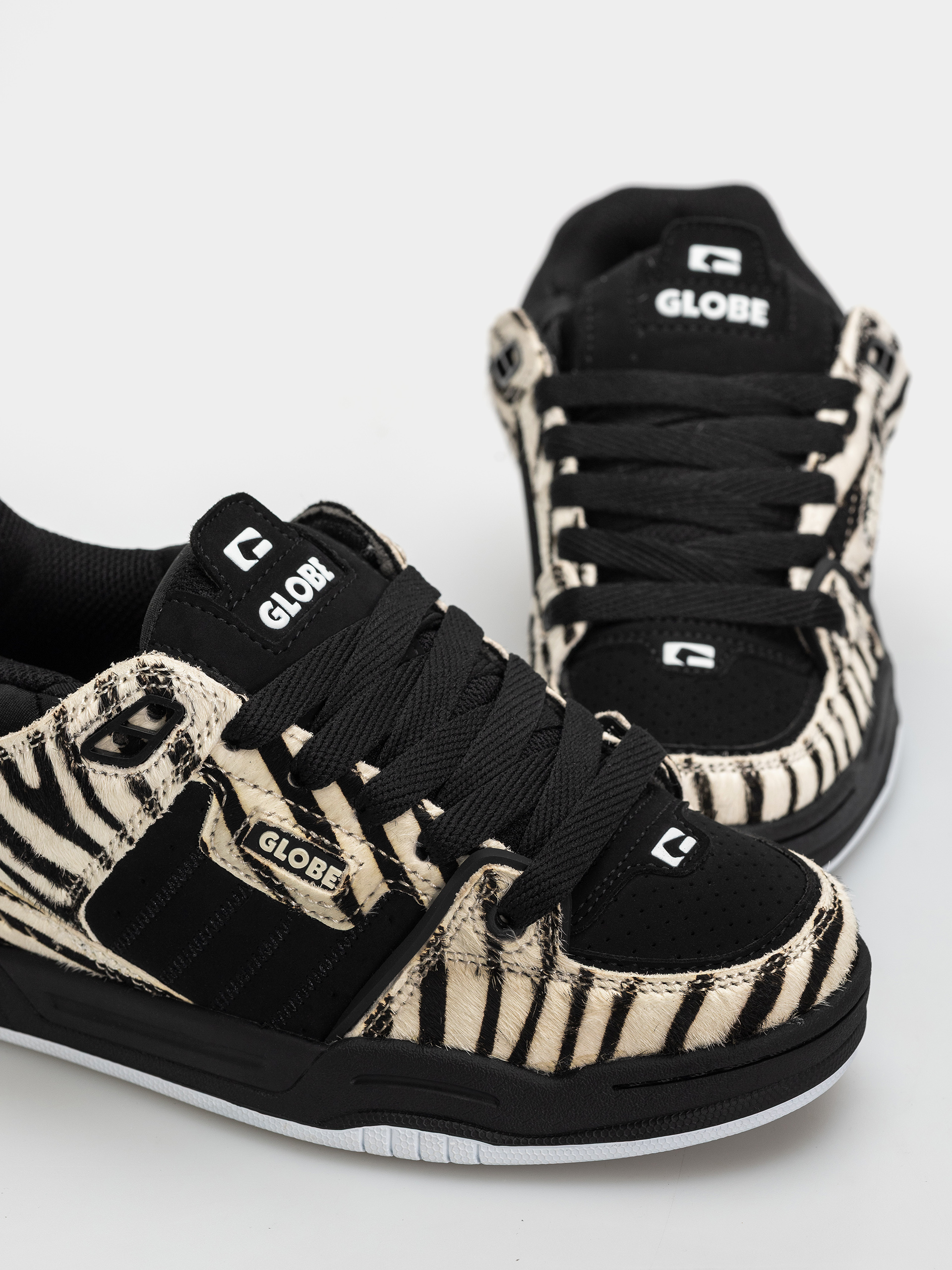 Cipők Globe Fusion (zebra)