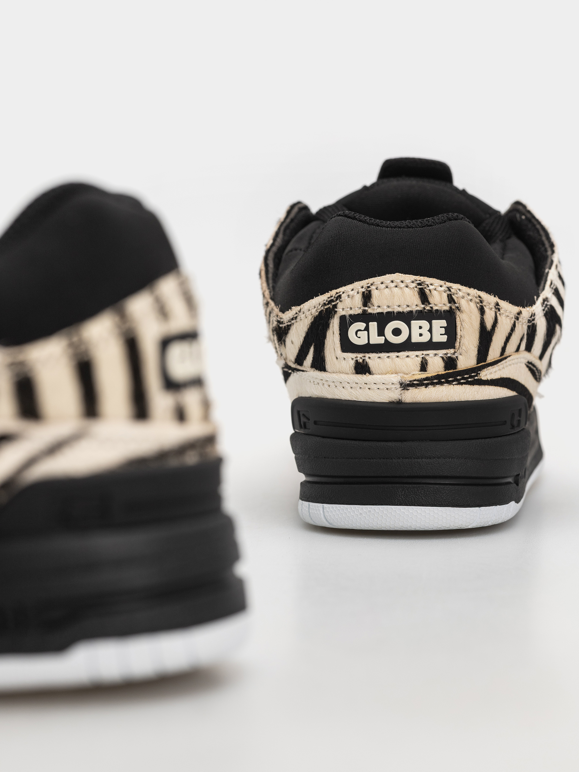 Cipők Globe Fusion (zebra)