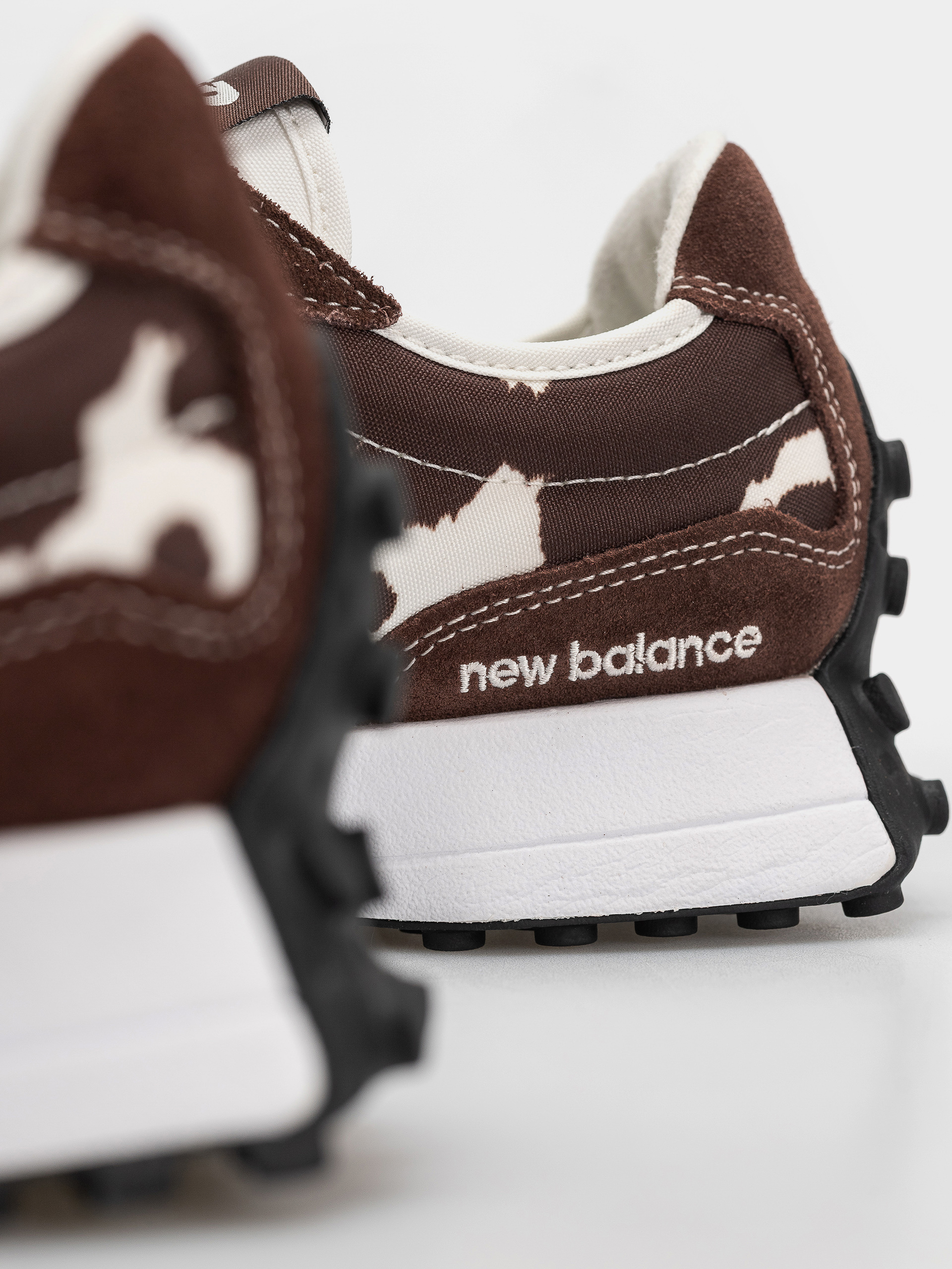 New Balance 327 Wmn Cipők (pumpernickel/sea salt)