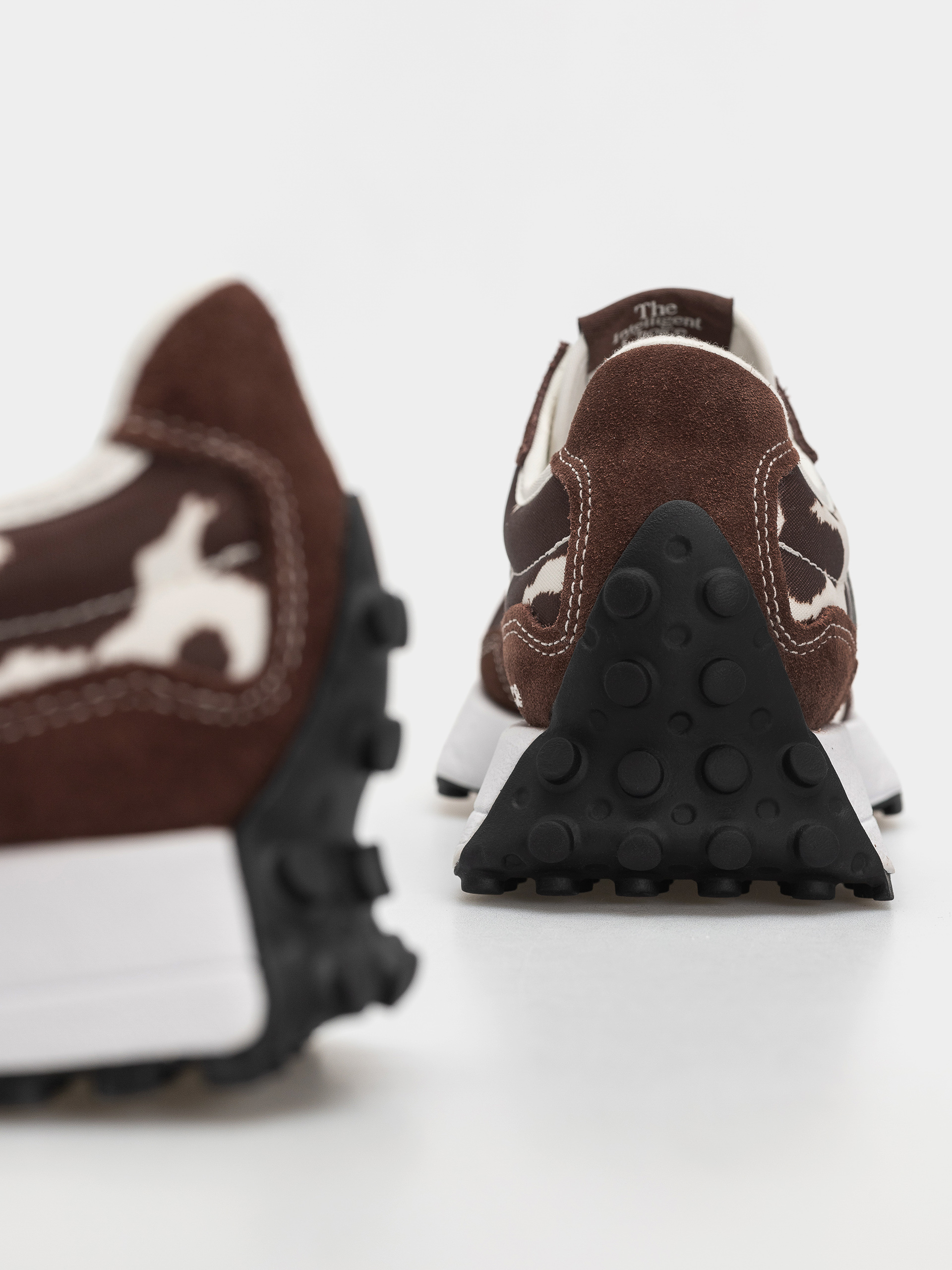 New Balance 327 Wmn Cipők (pumpernickel/sea salt)