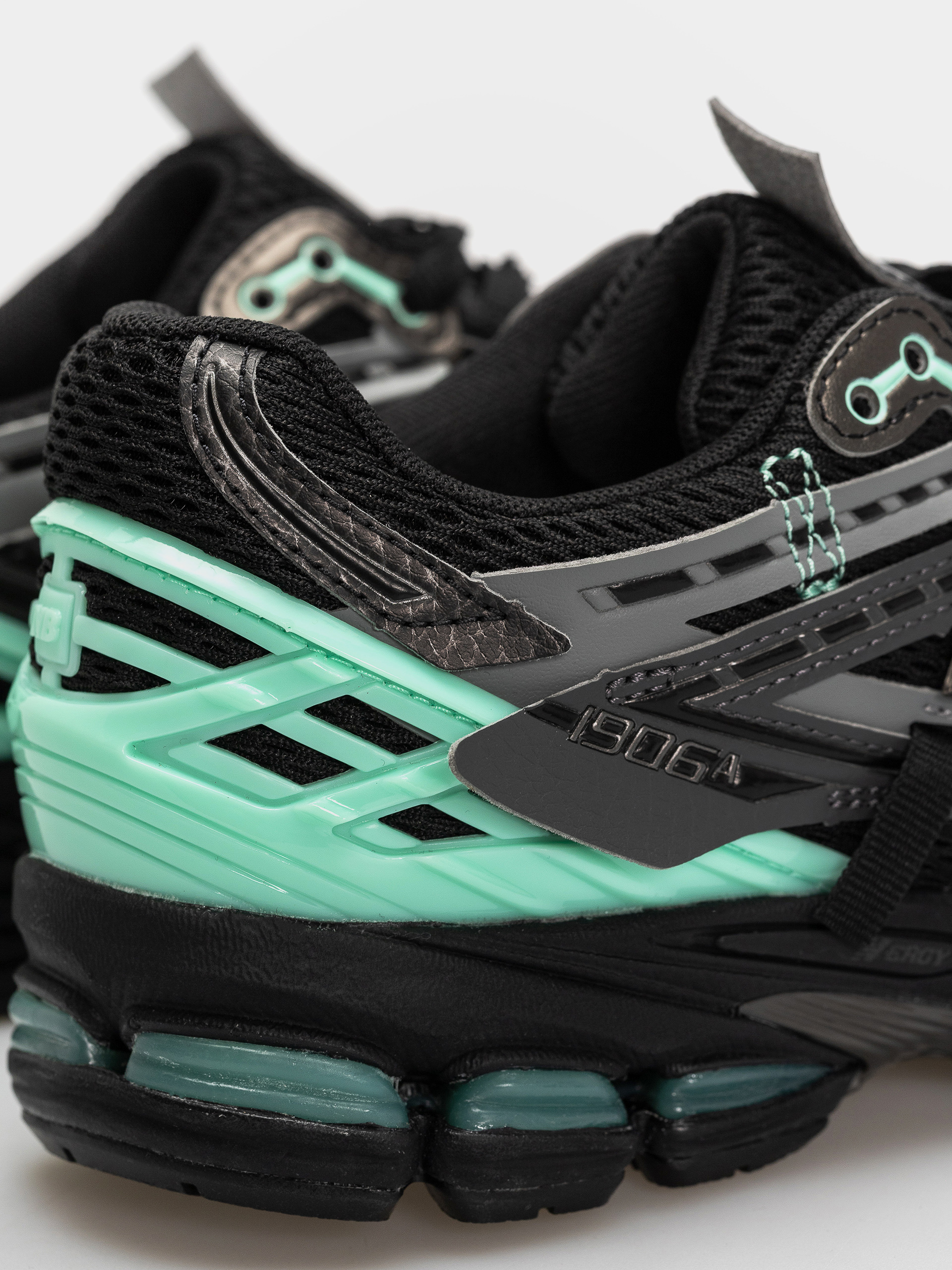 New Balance 1906 Cipők (black/bright mint)