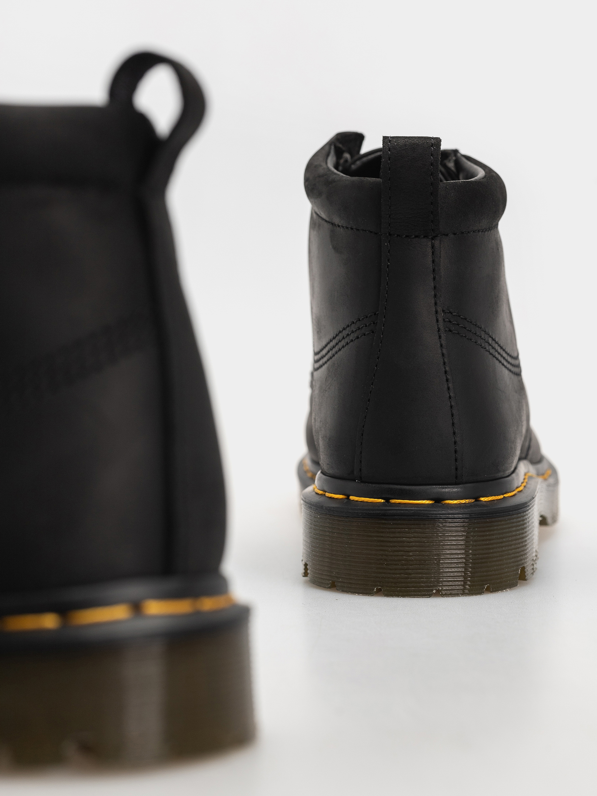 Dr. Martens Lowell Chukka Cipők (black)
