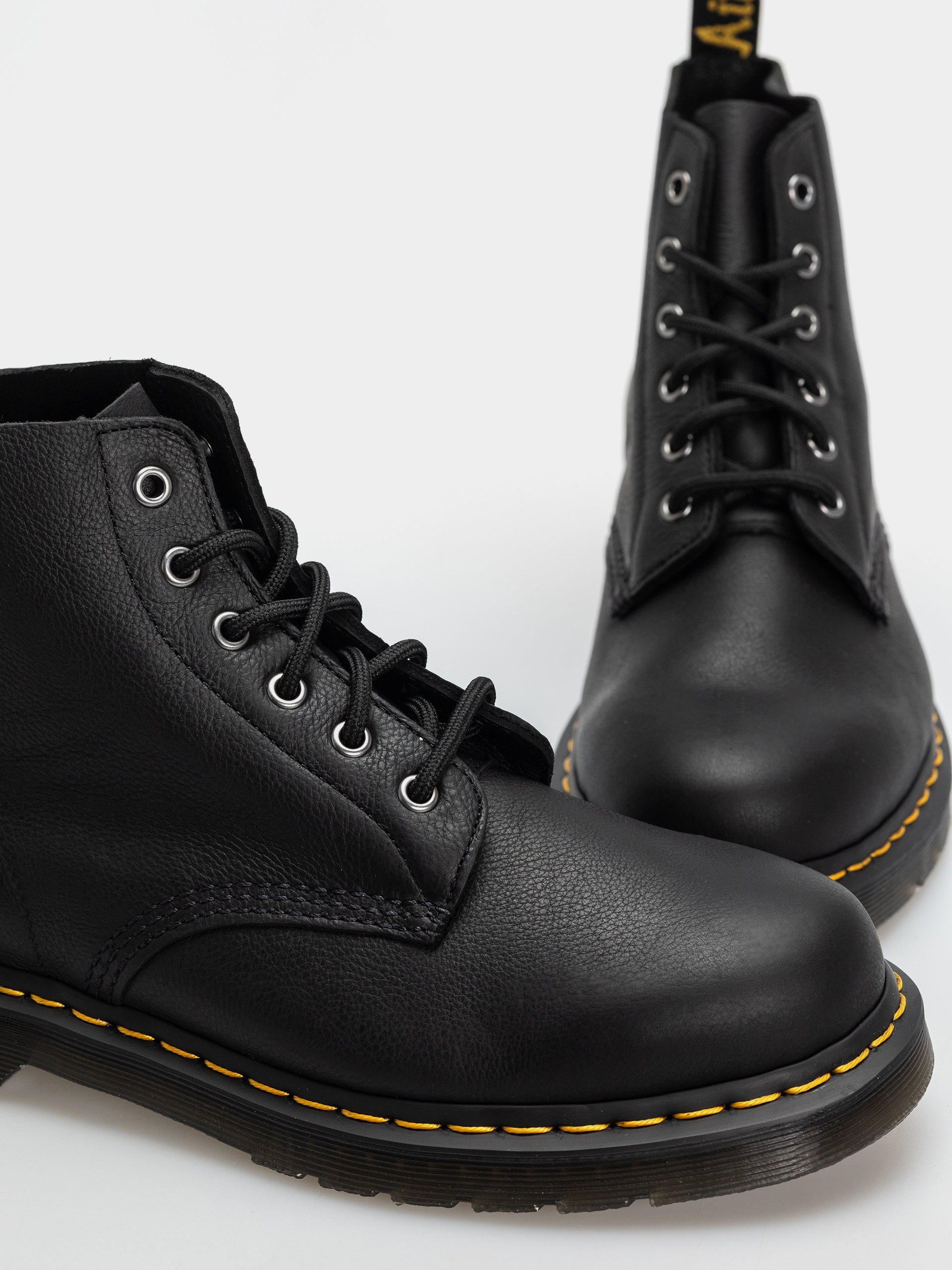 Dr. Martens 101 UB Cipők (black)