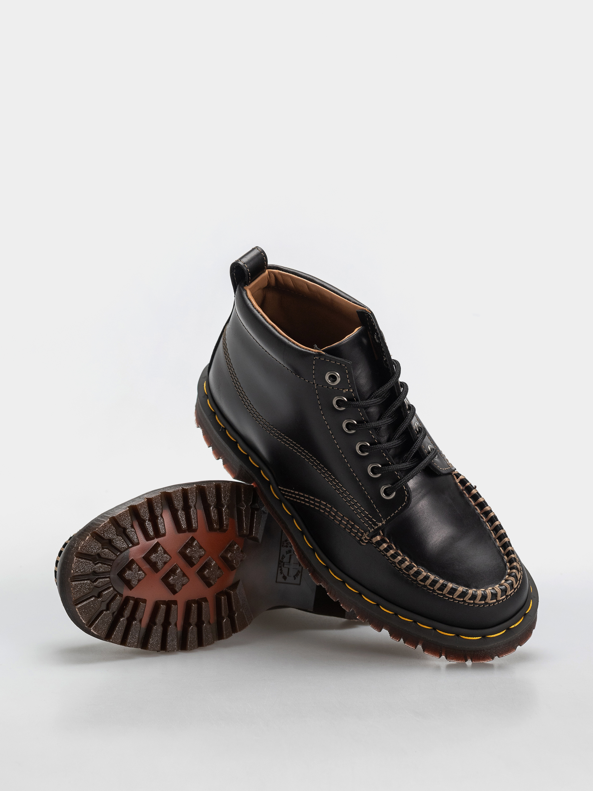 Dr. Martens Lowell Chukka Cipők (black )