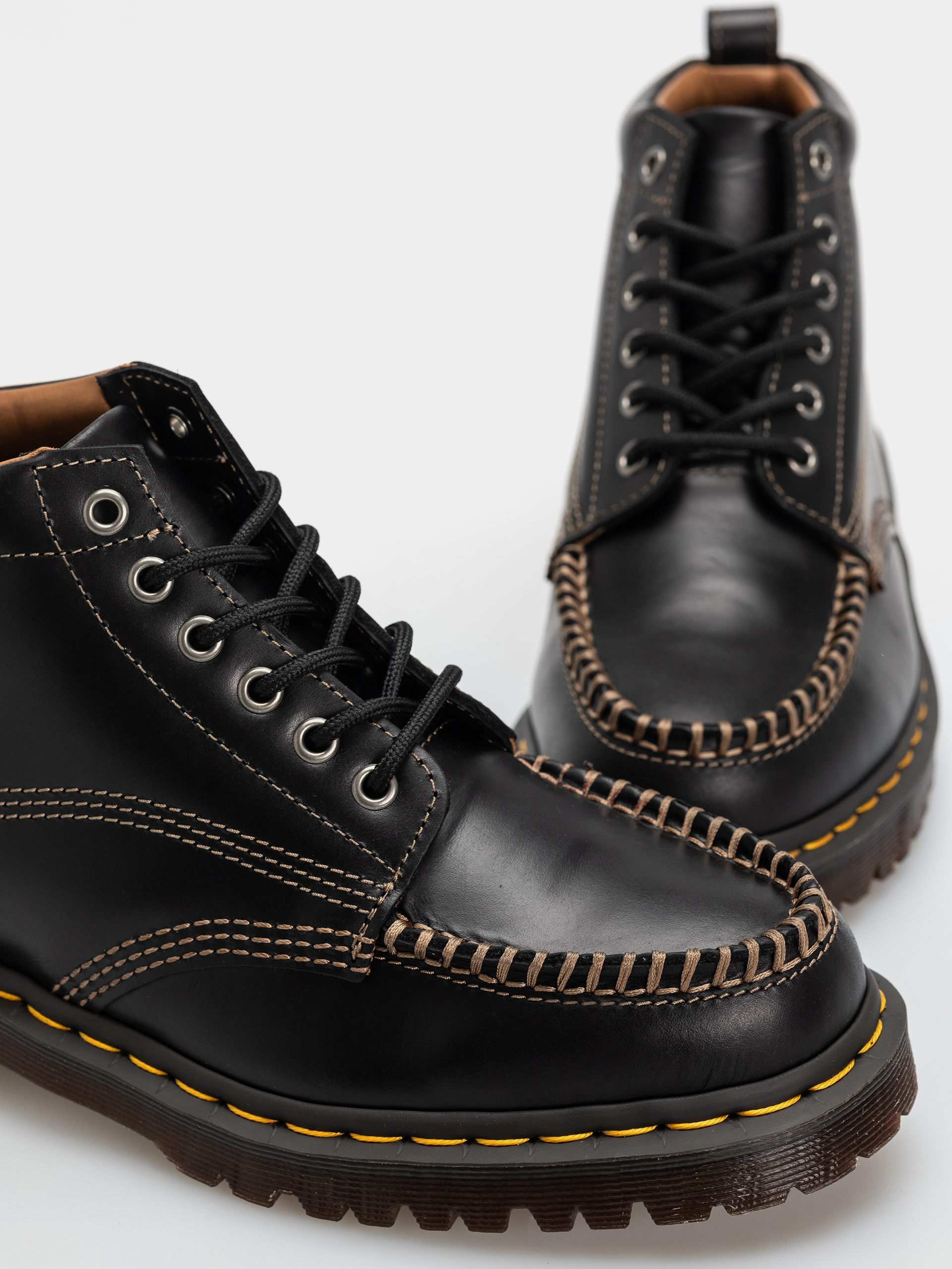 Dr. Martens Lowell Chukka Cipők (black )