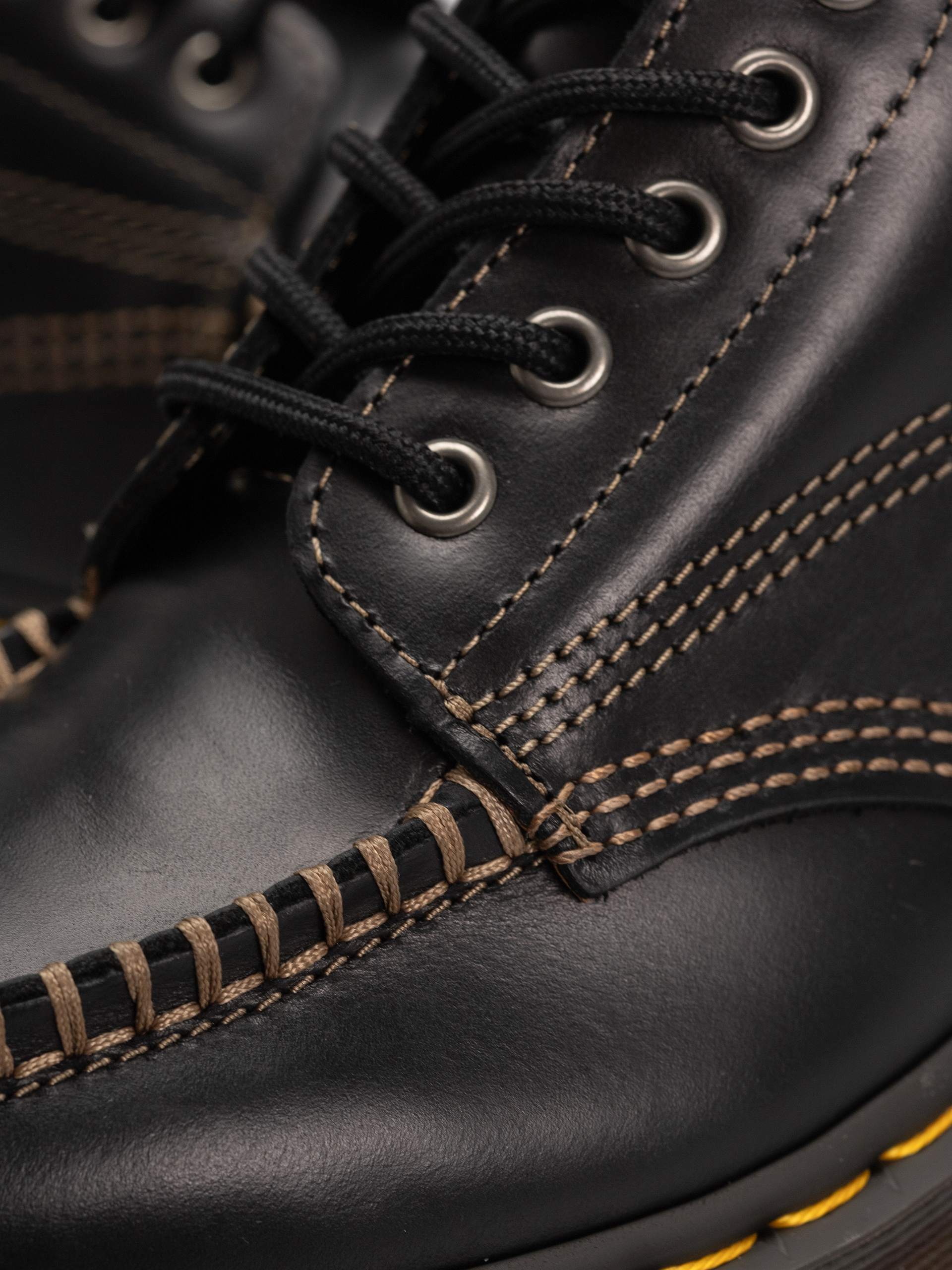 Dr. Martens Lowell Chukka Cipők (black )