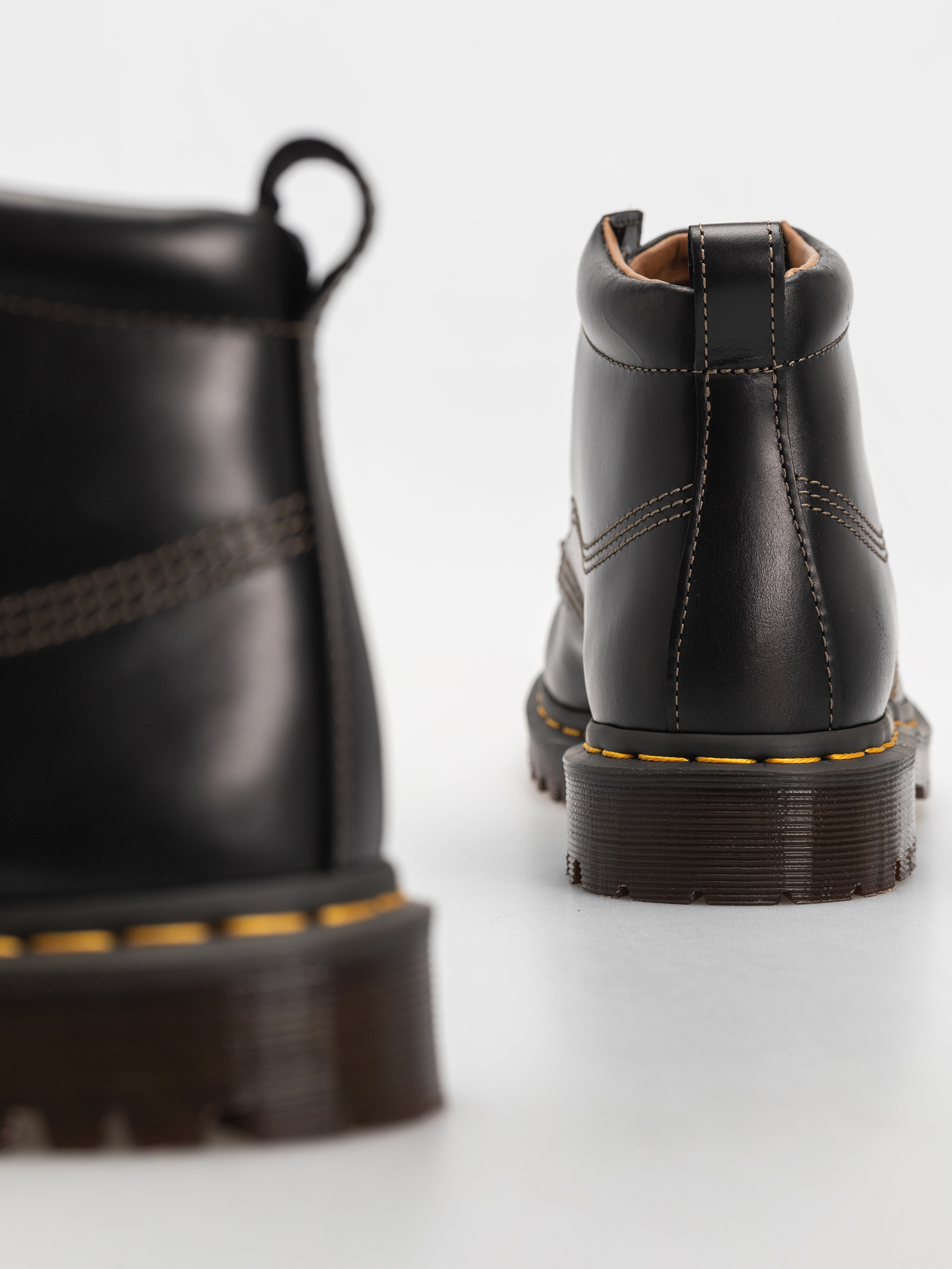 Dr. Martens Lowell Chukka Cipők (black )