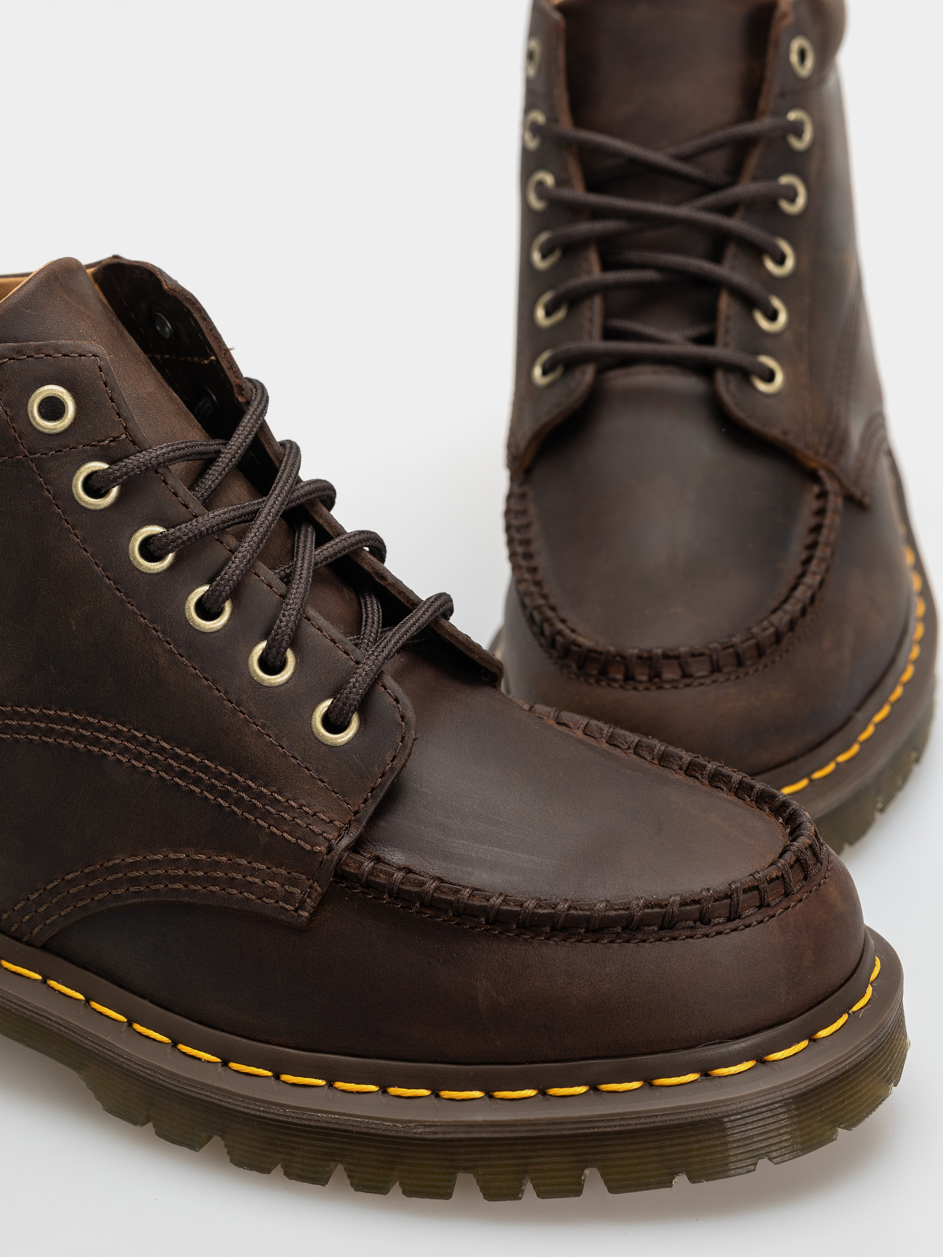 Dr. Martens Lowell Chukka Cipők (dark brown)