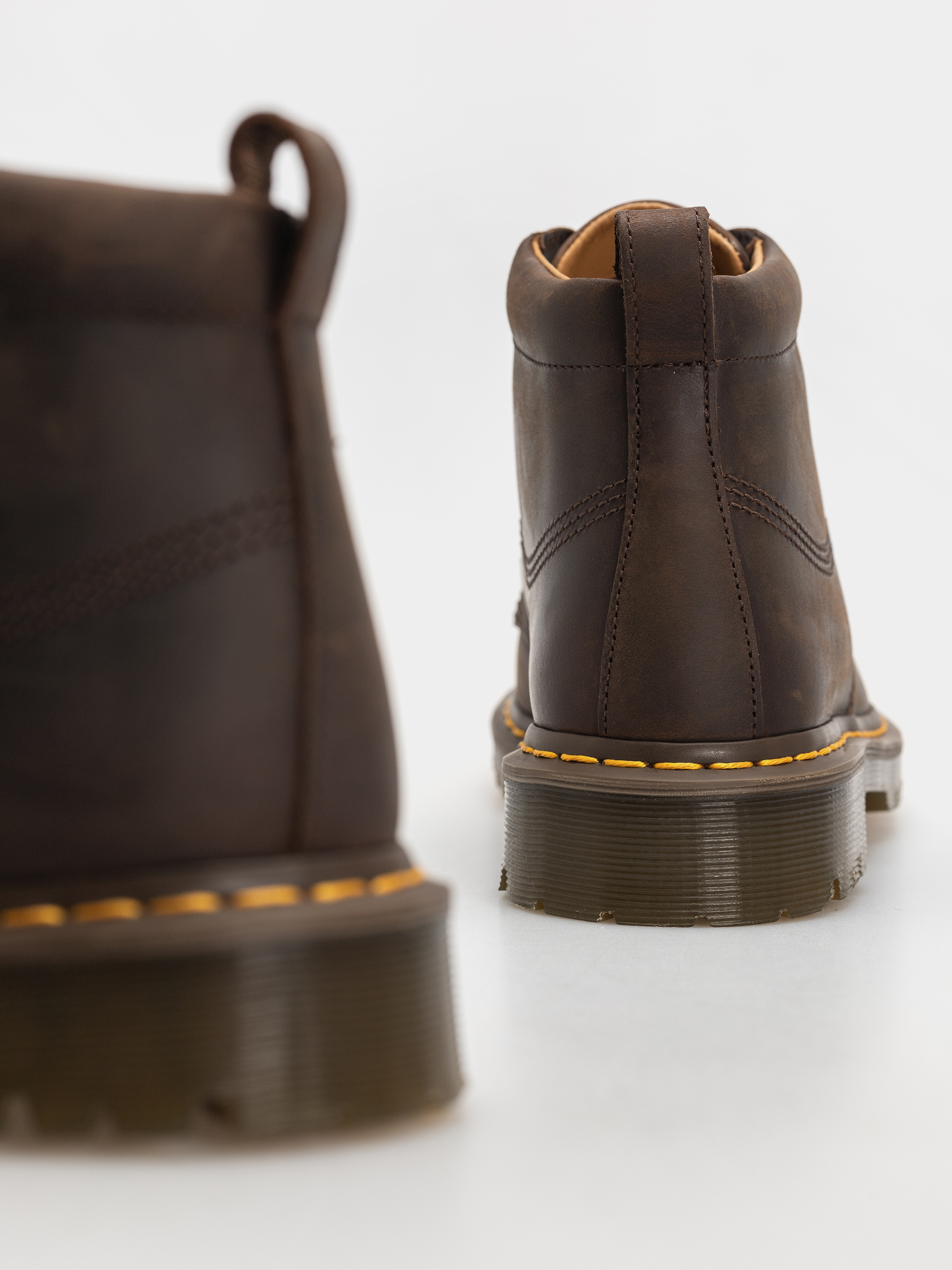 Dr. Martens Lowell Chukka Cipők (dark brown)