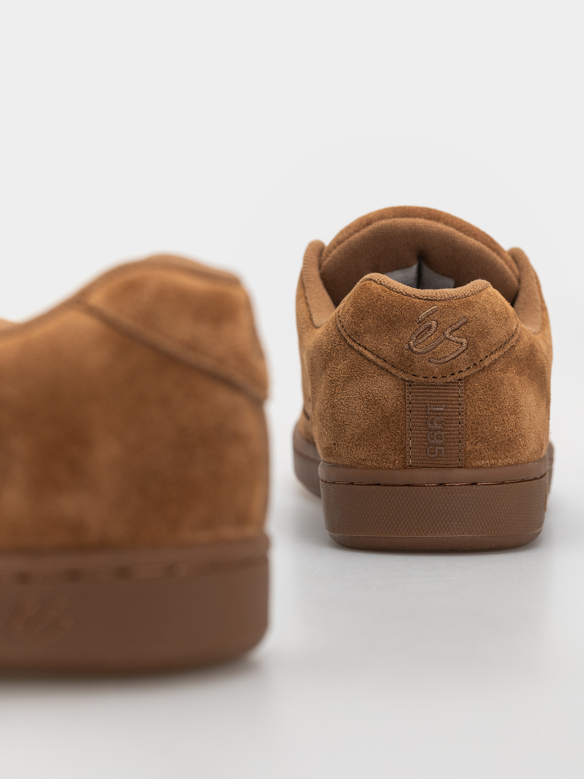 eS Accel Cipők (brown/gum)