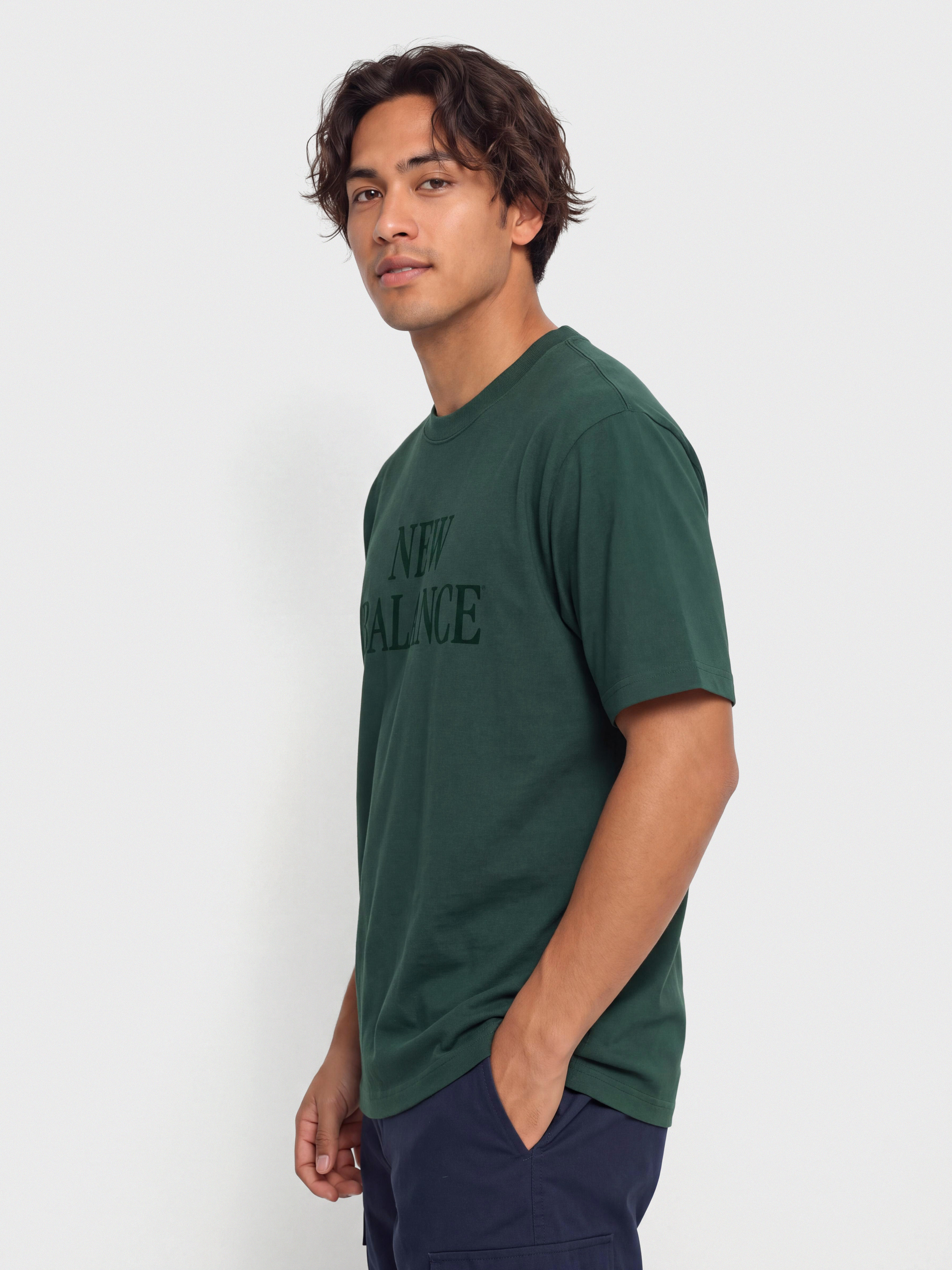 Póló New Balance Athletics Flocked Logo