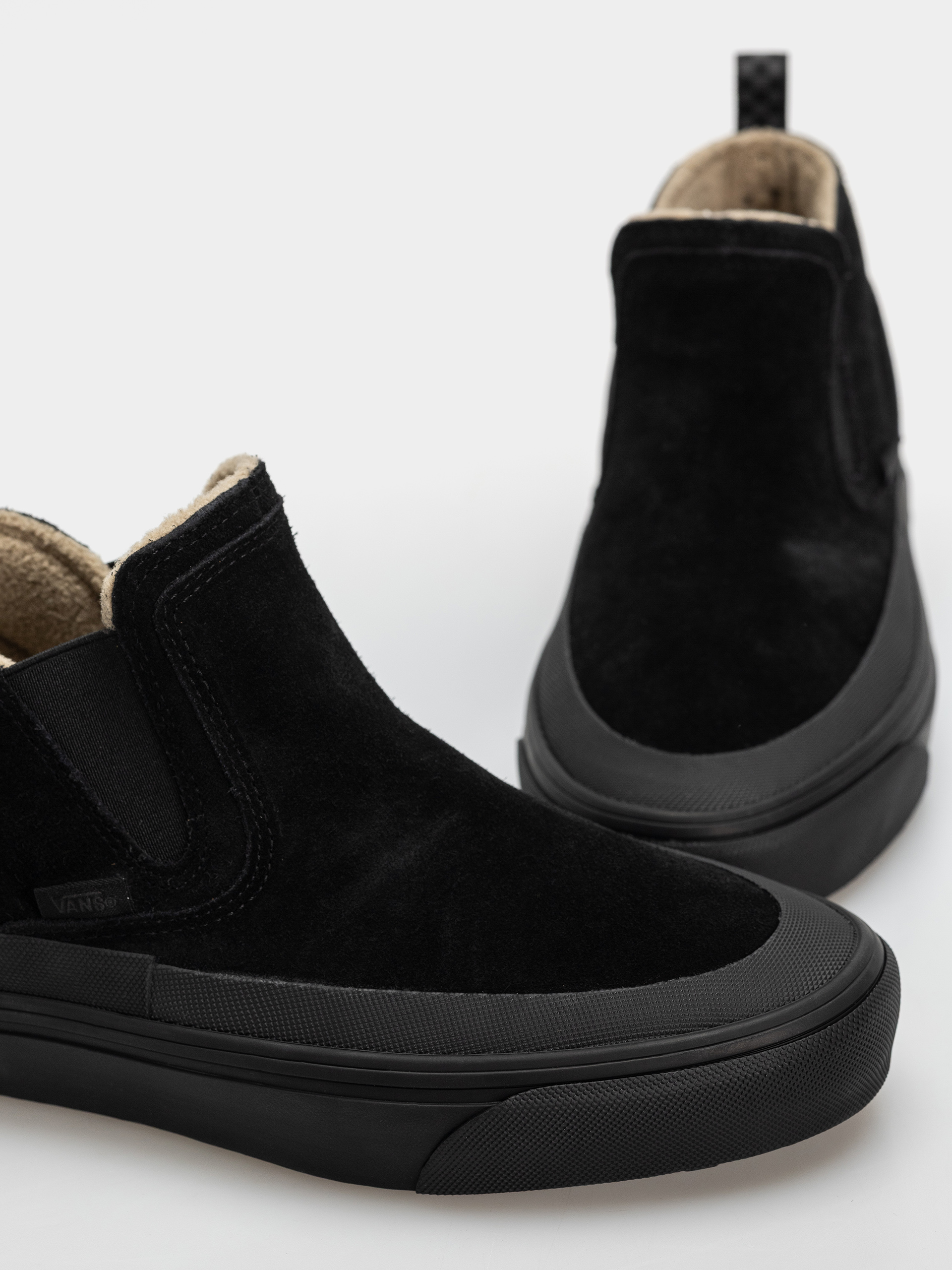 Vans Mid Slip Insulated Cipők (black)