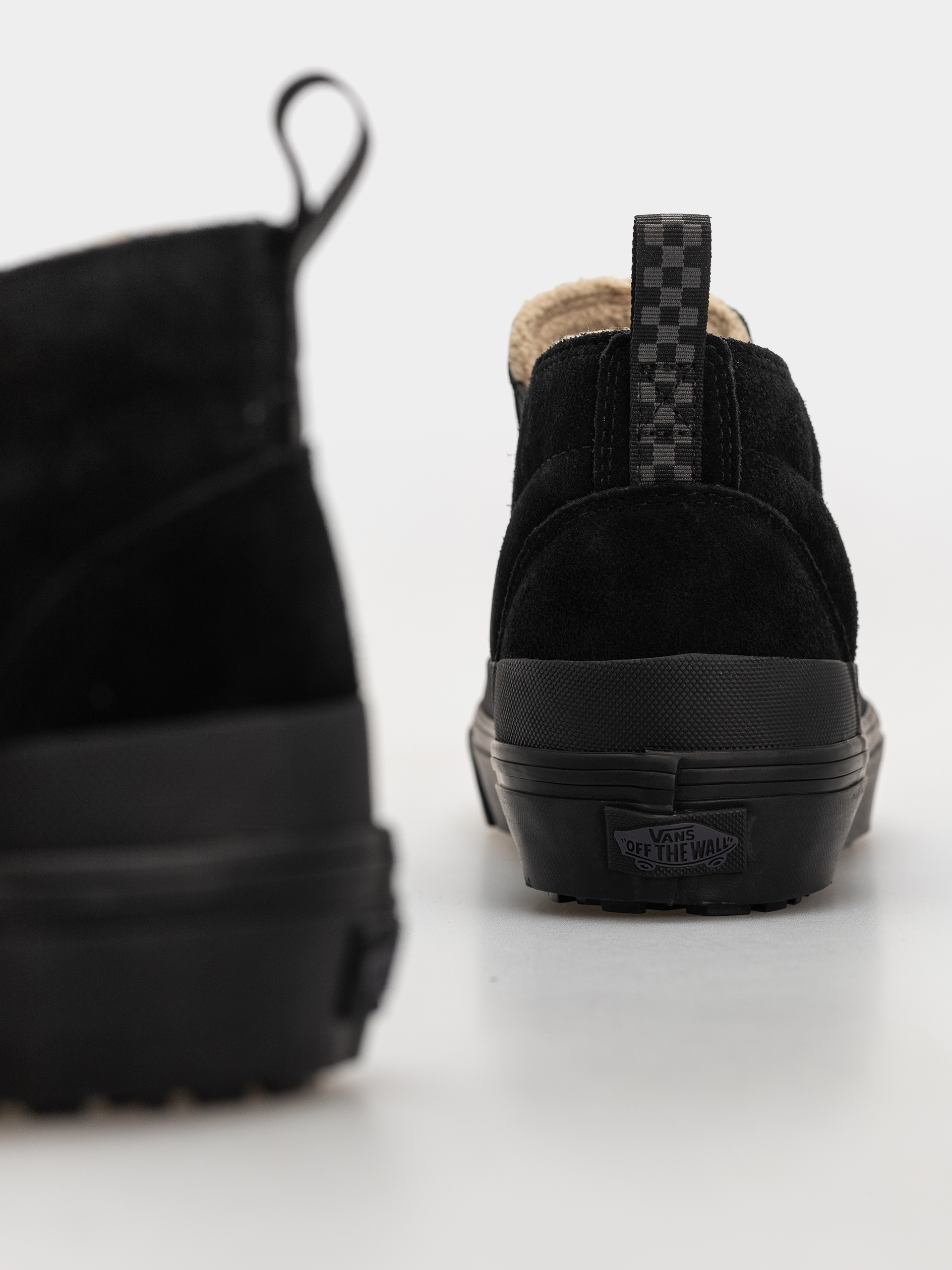 Vans Mid Slip Insulated Cipők (black)