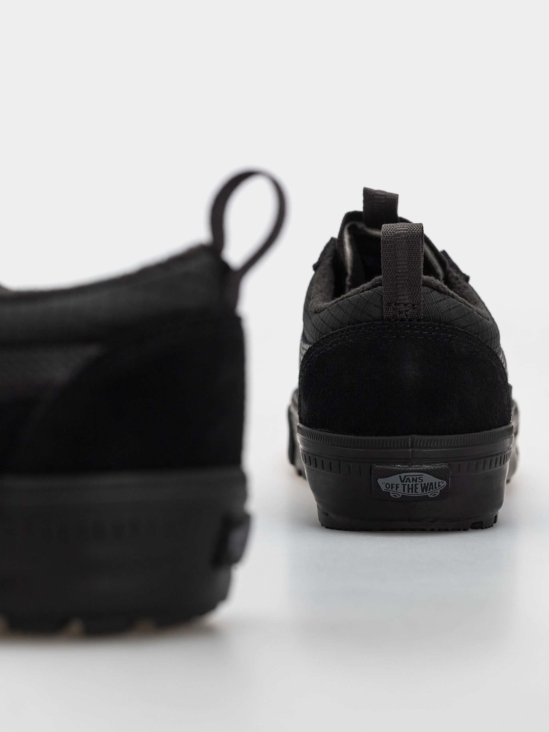 Vans Old Skool Waterproof Insulated Mte Cipők (black/black/gry)