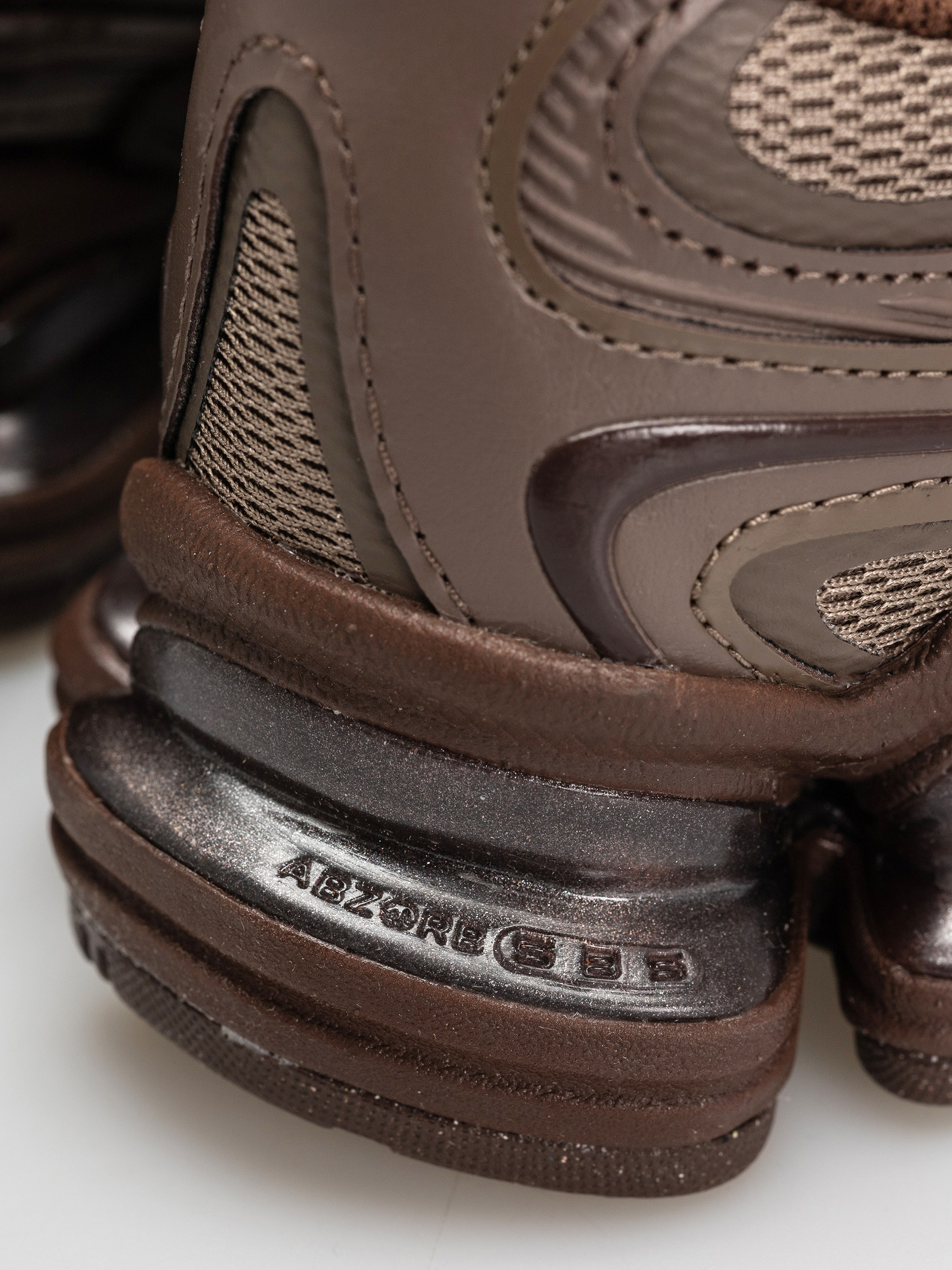 Cipők New Balance 2000 (thunder brown/pumpernickel)