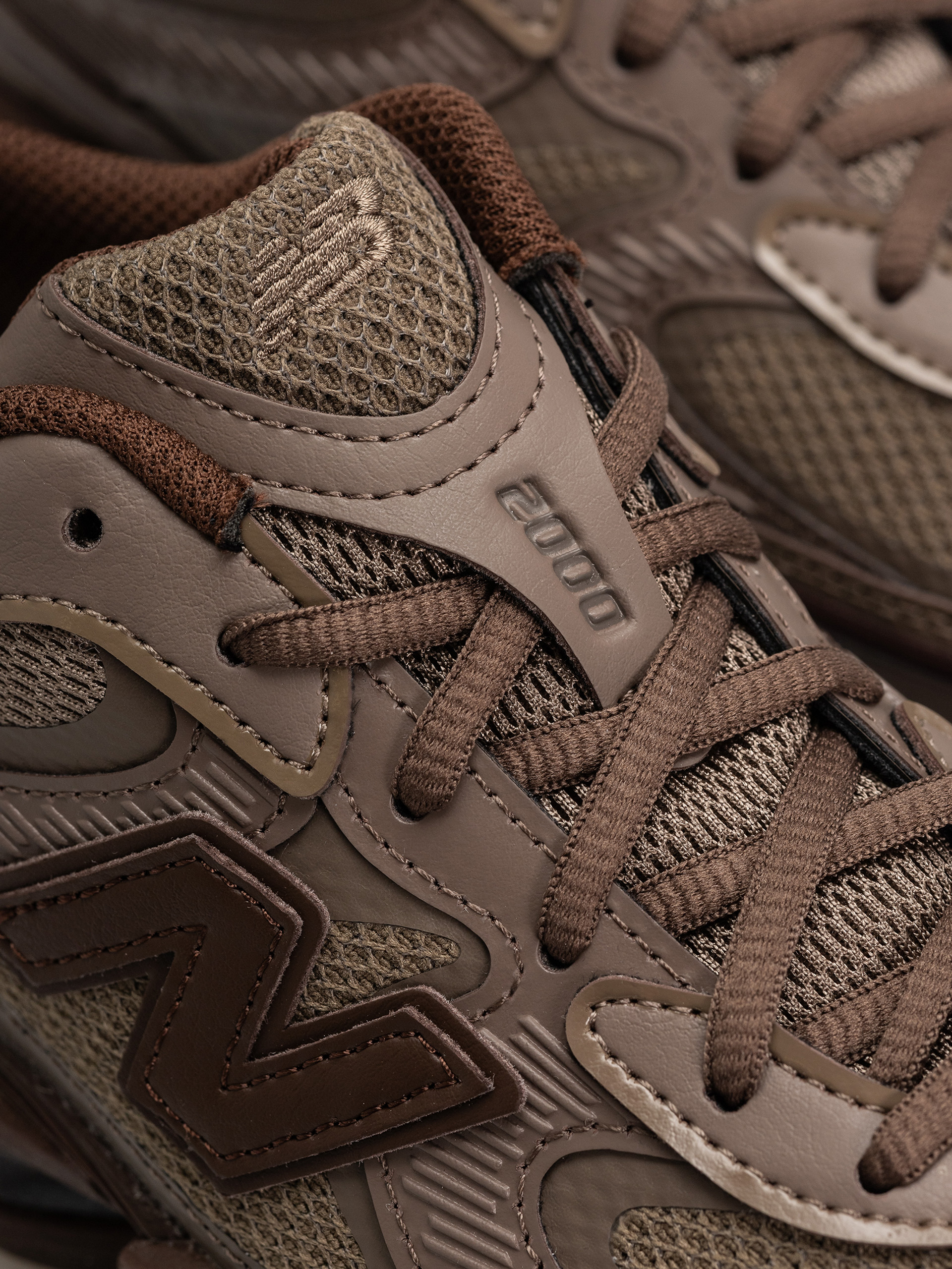 Cipők New Balance 2000 (thunder brown/pumpernickel)