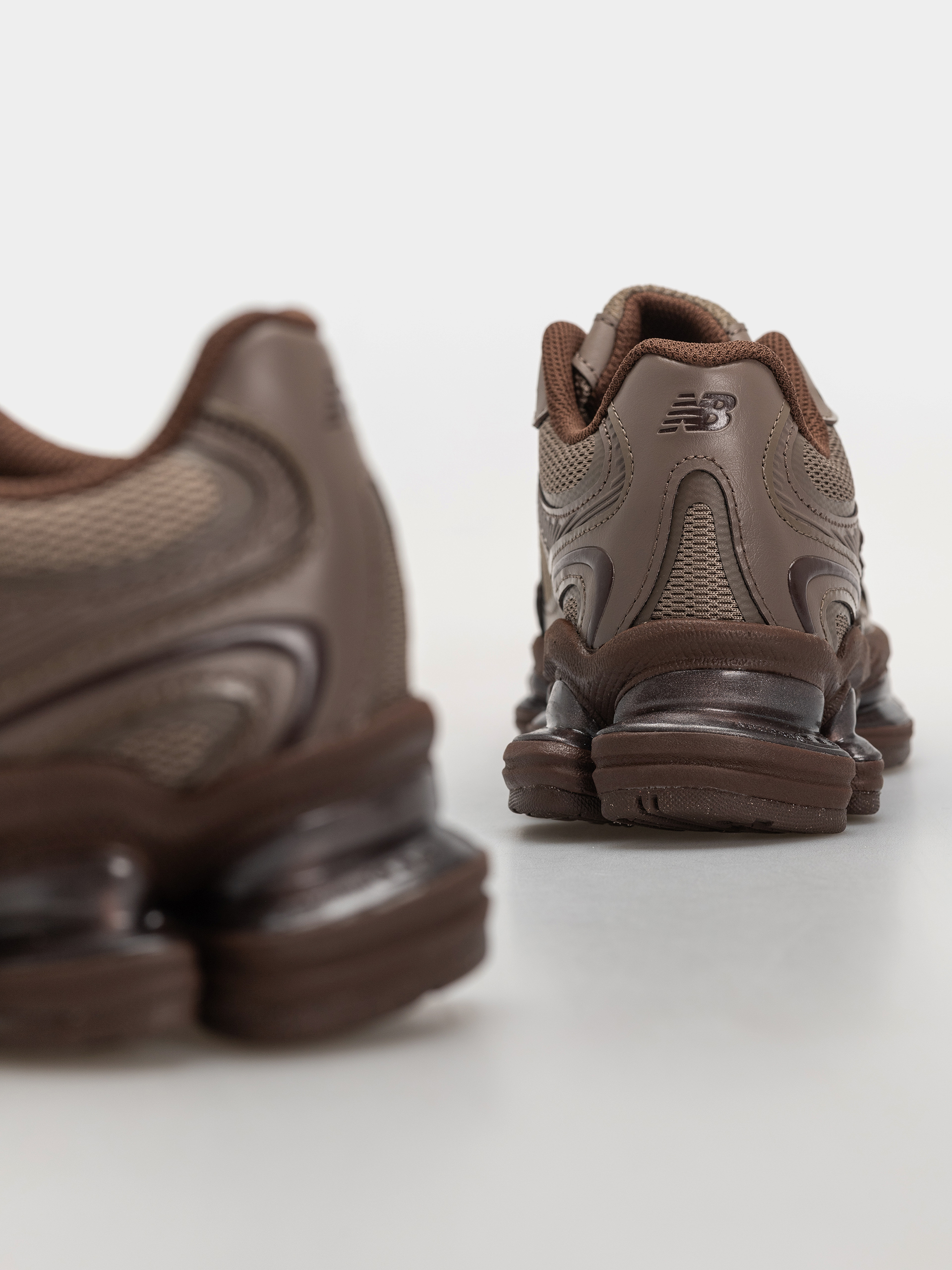 Cipők New Balance 2000 (thunder brown/pumpernickel)