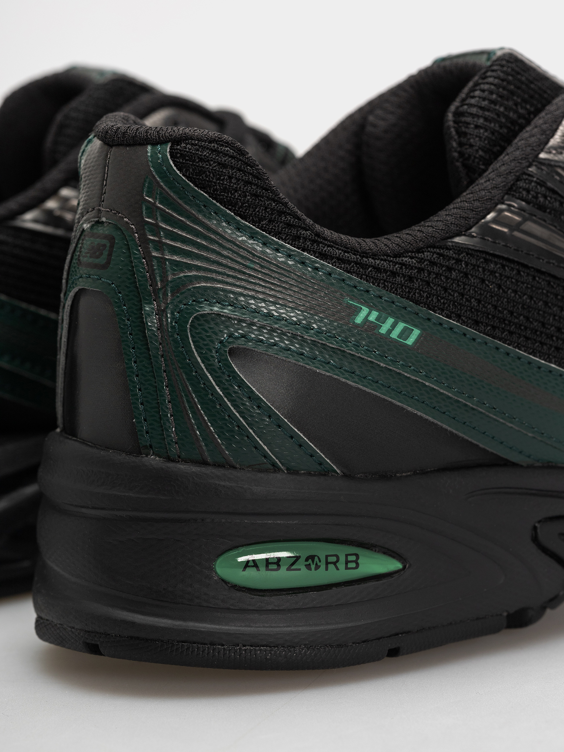 Cipők New Balance 740 (black/nordic green)