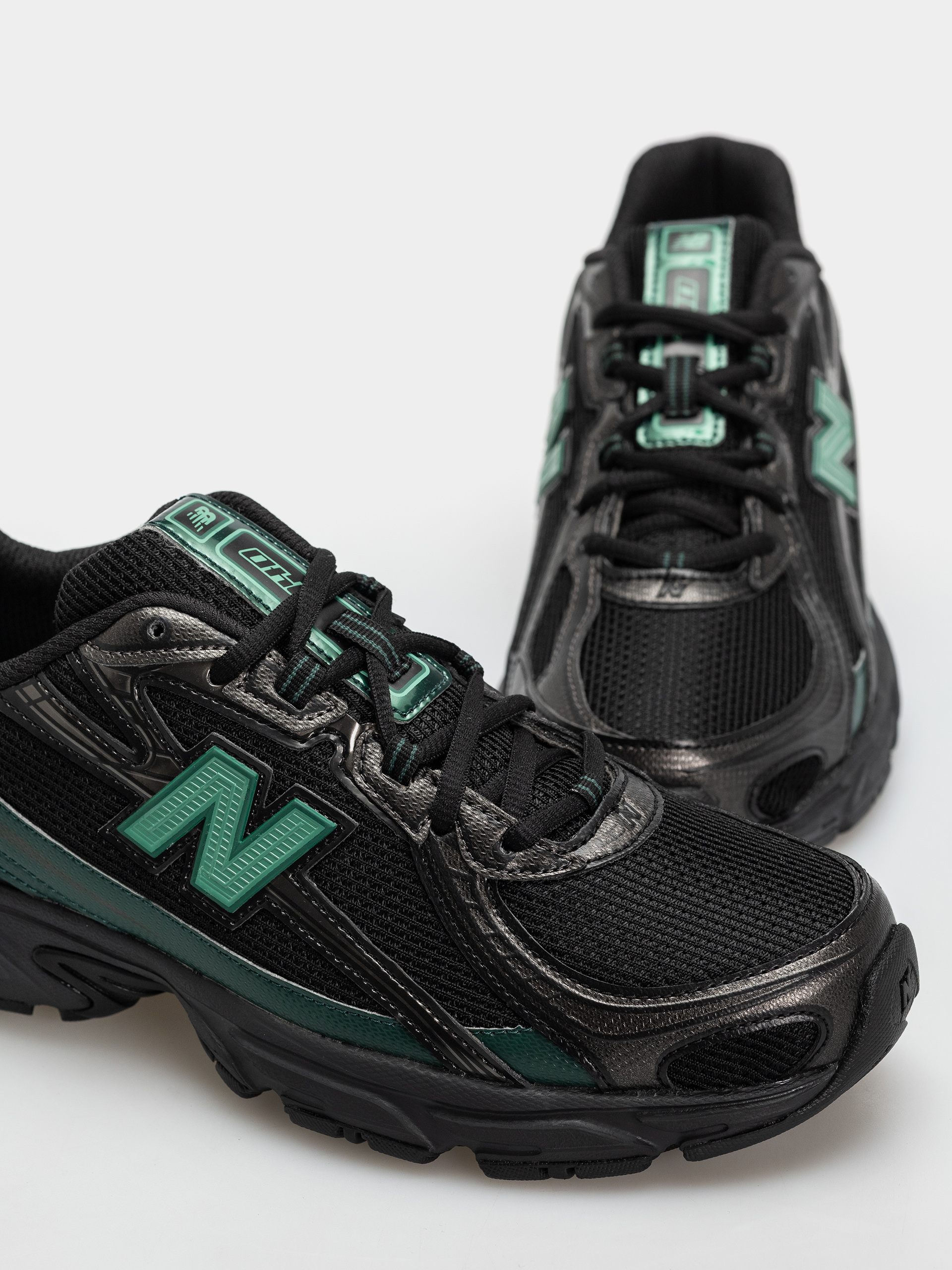 Cipők New Balance 740 (black/nordic green)