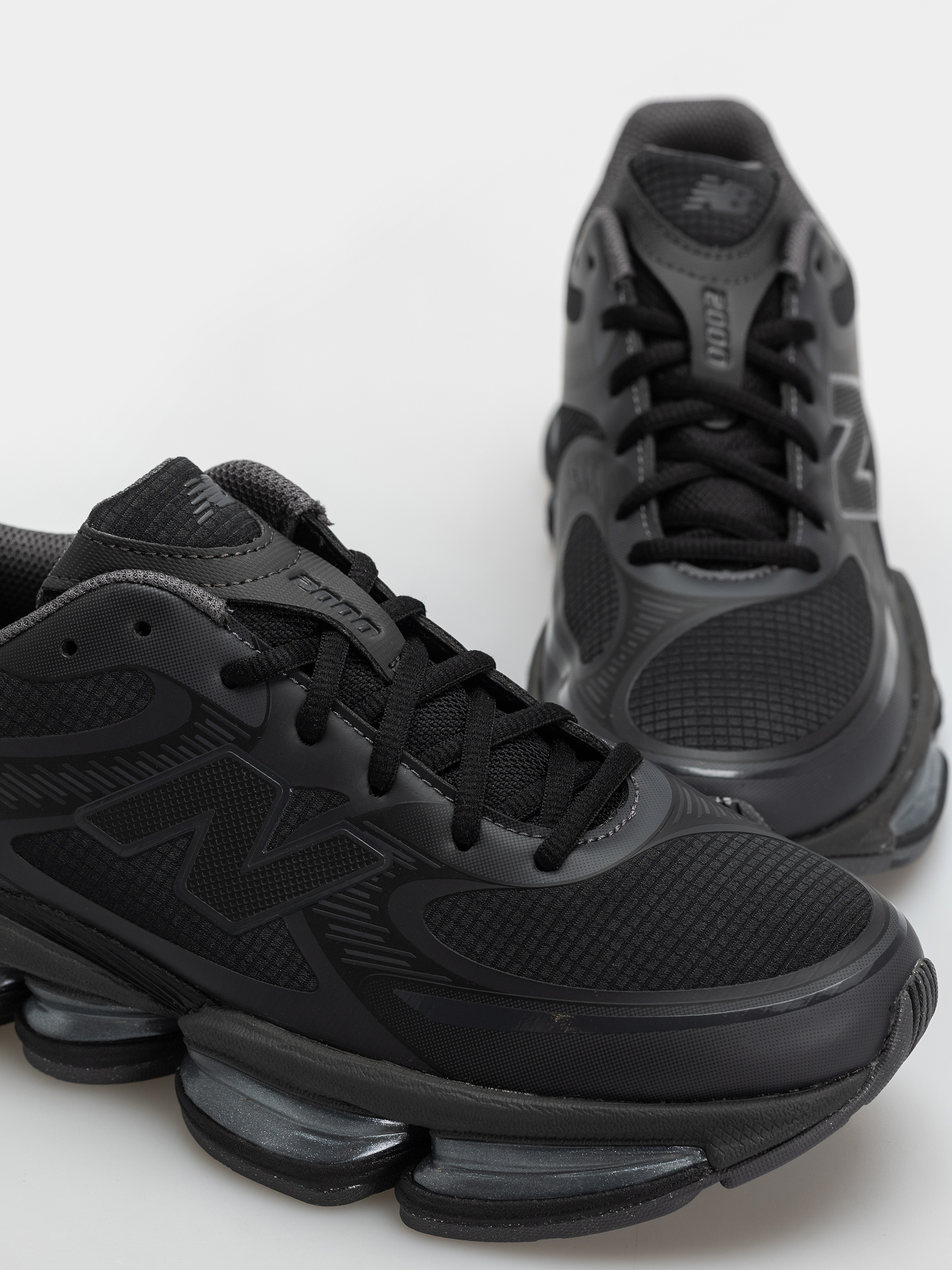 New Balance 2000 Cipők (black/black cement/magnet)