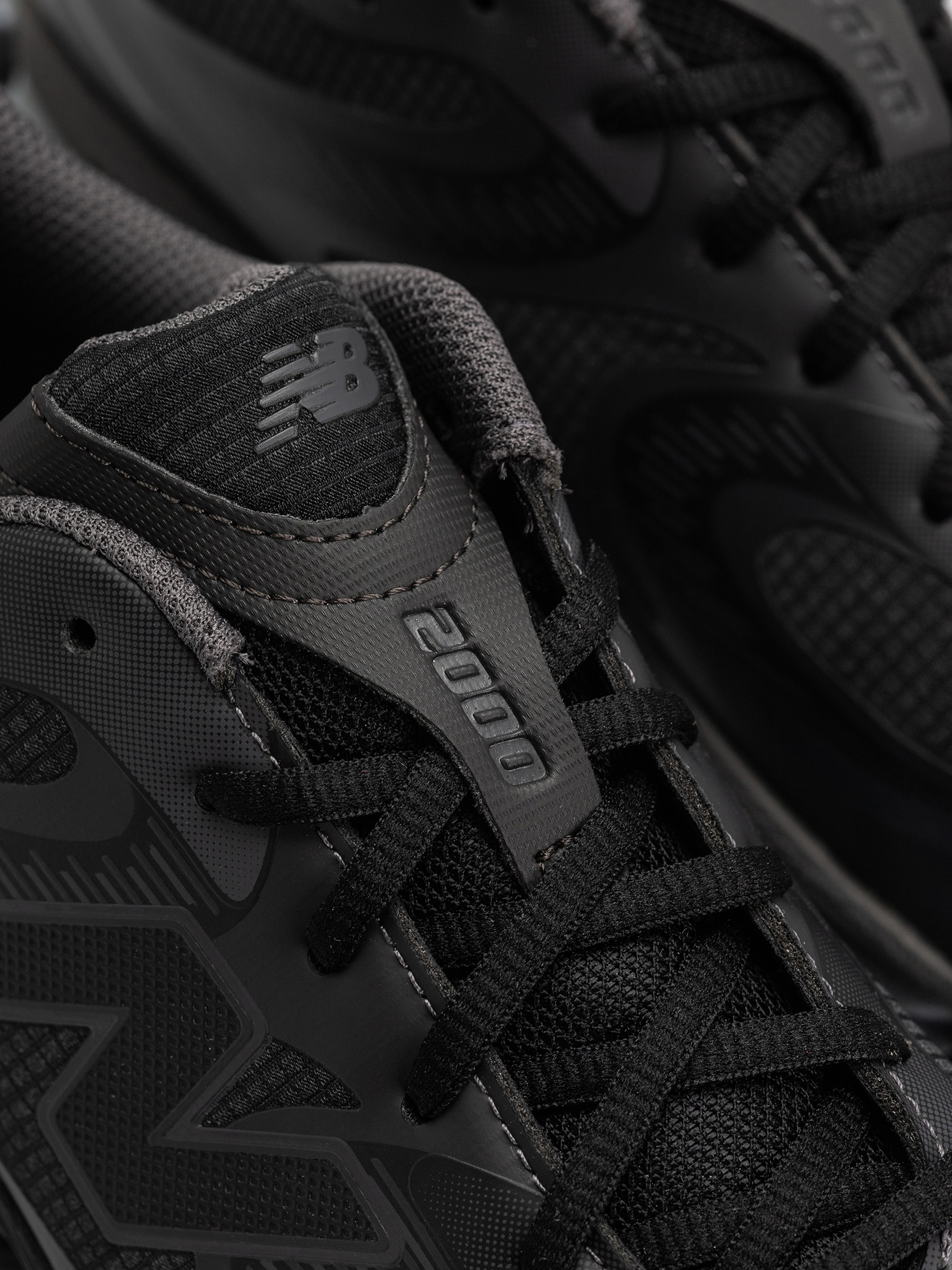 New Balance 2000 Cipők (black/black cement/magnet)
