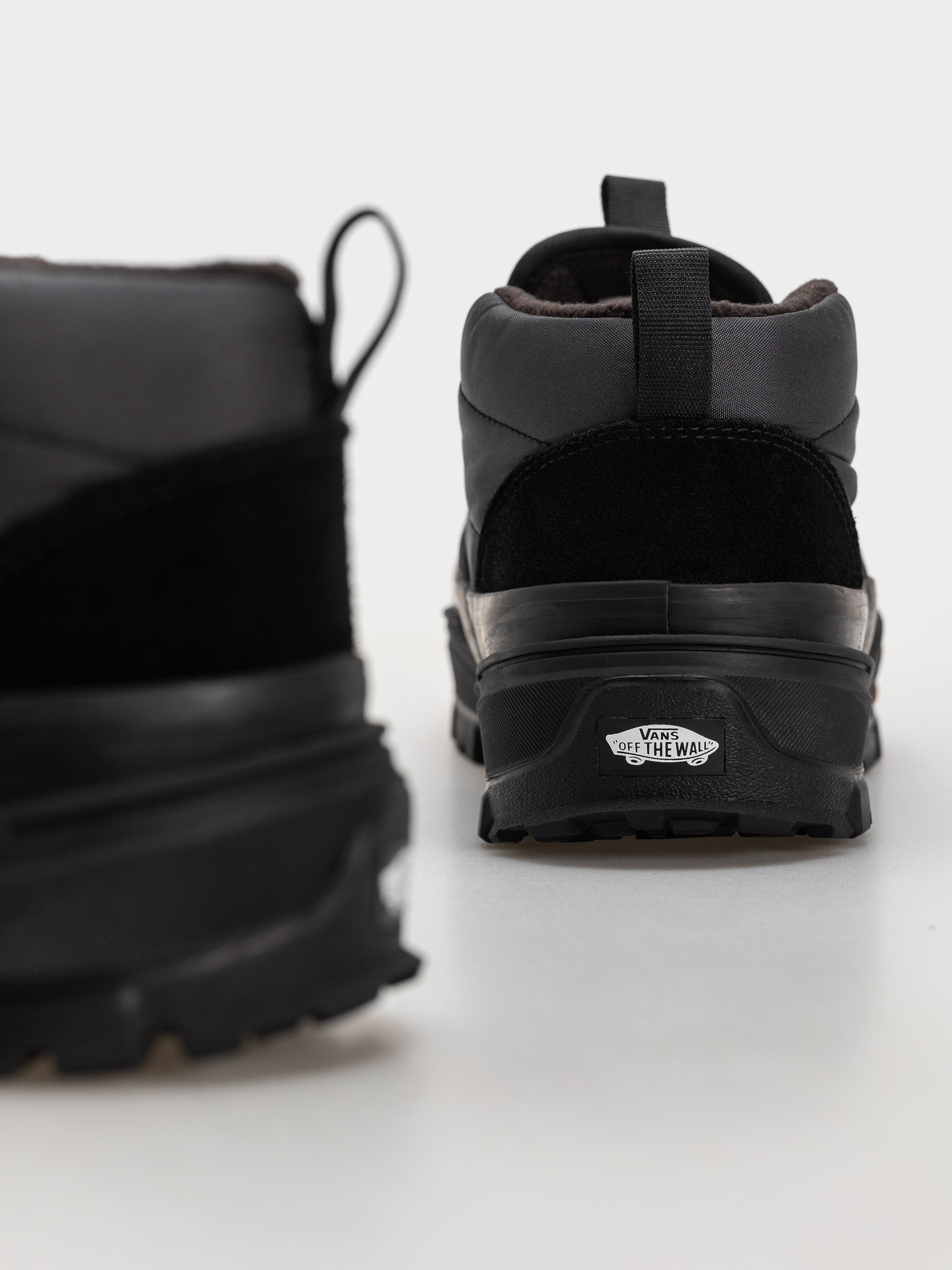 Vans Mid Slip Puff Cipők (black/black)
