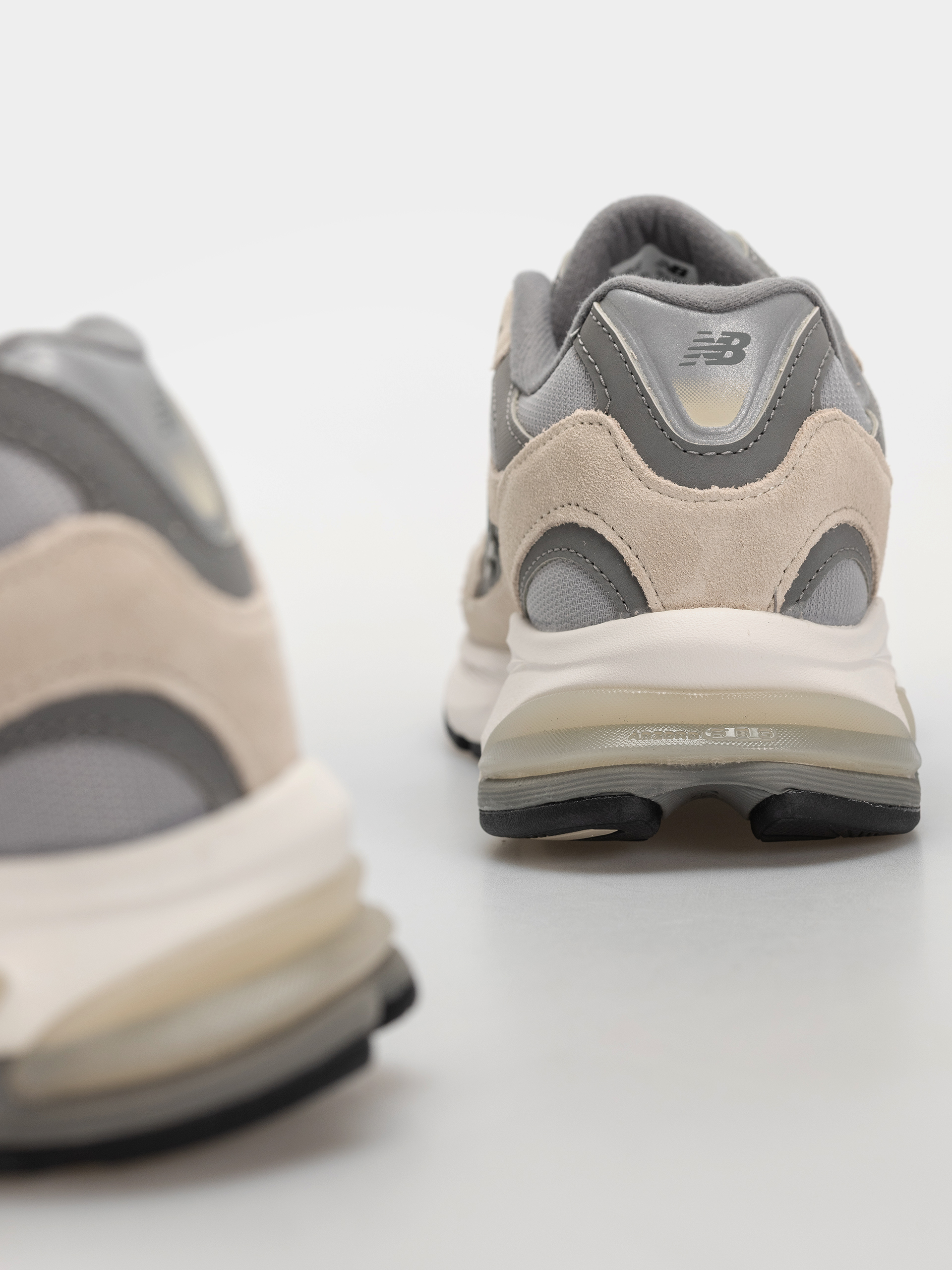 Cipők New Balance 2010 (timberwolf/harbor grey)