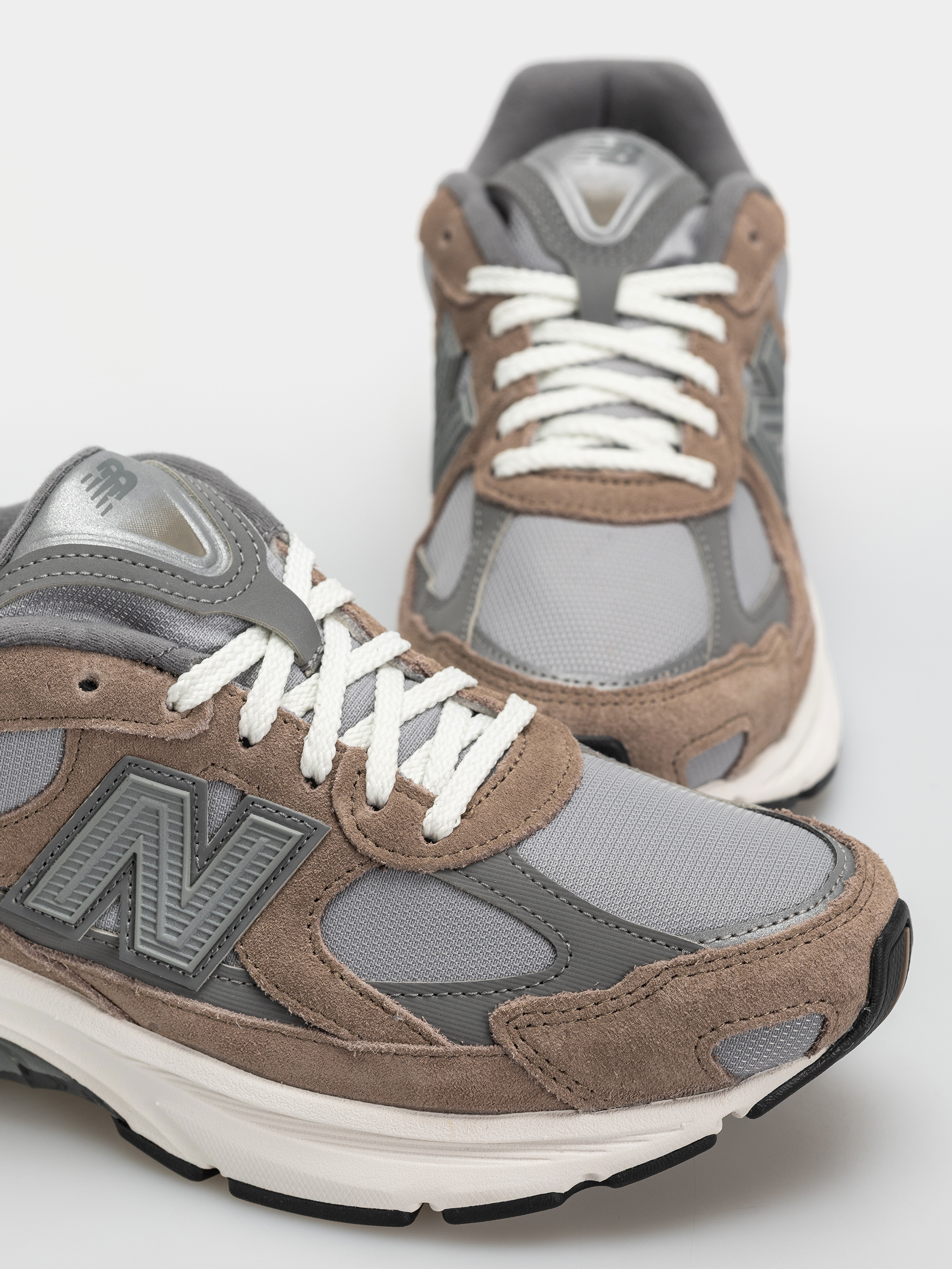 Cipők New Balance 2010 (mushroom/harbor grey)