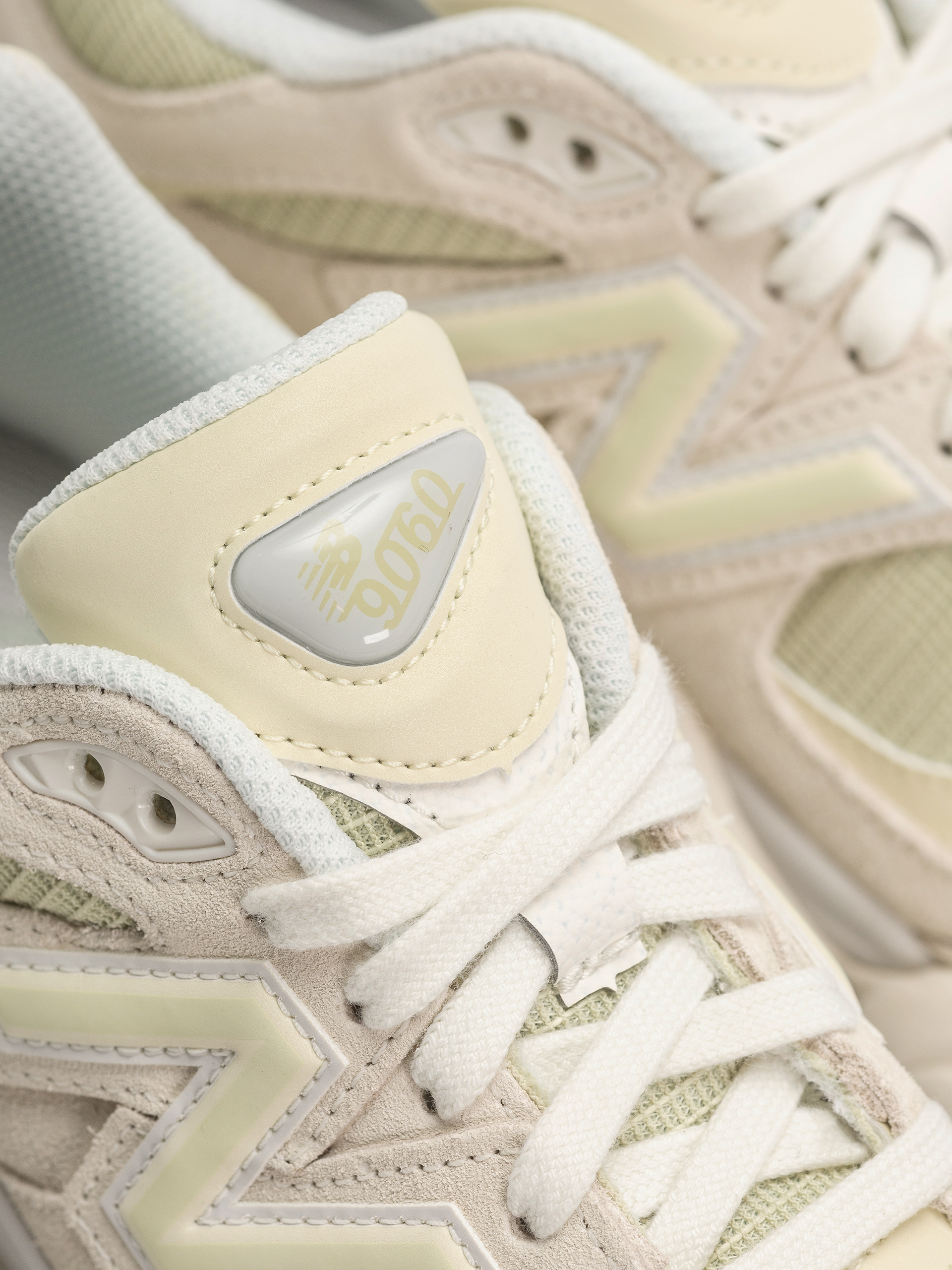 Cipők New Balance 9060 (pistachio butter/angora)