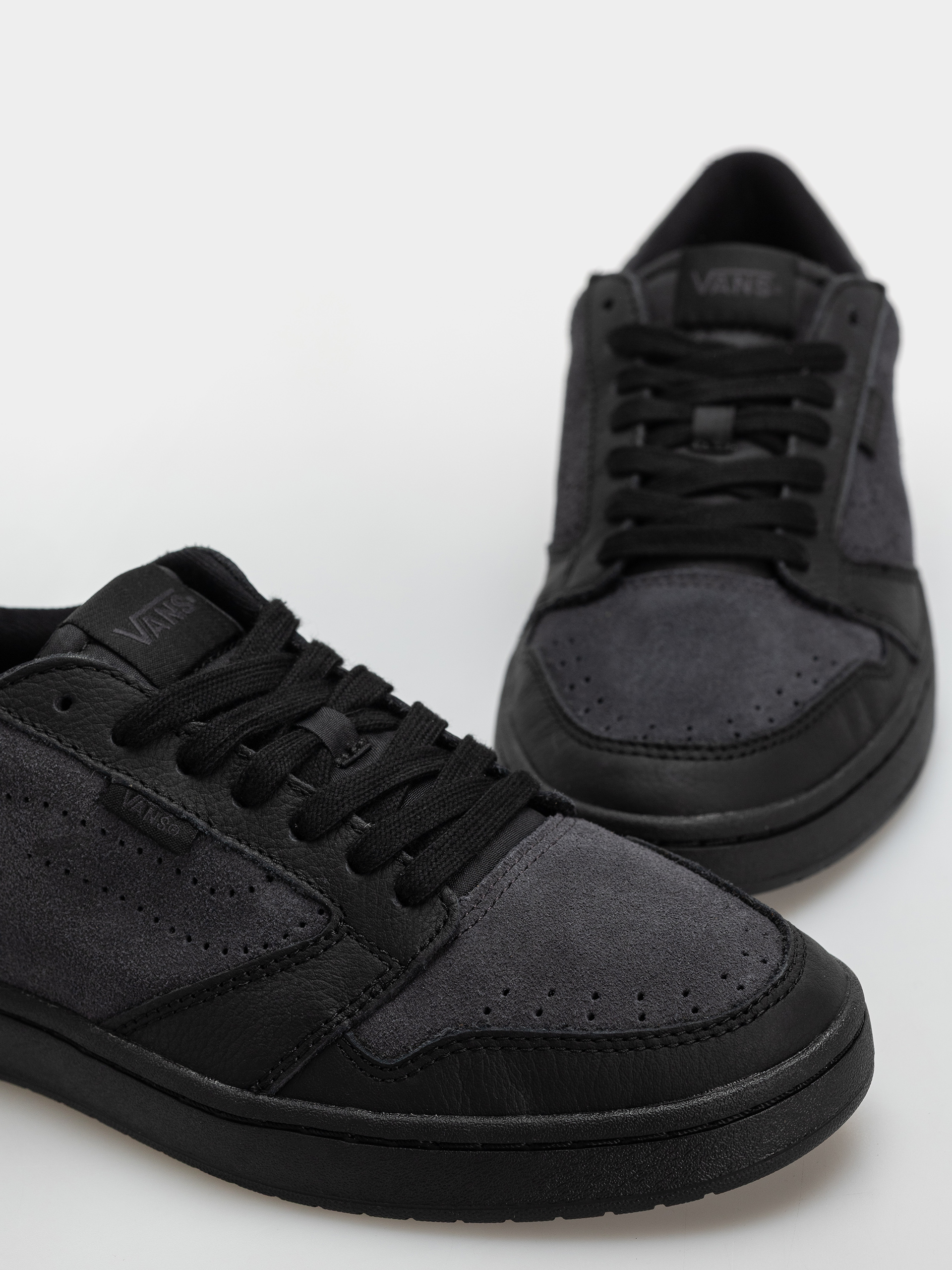 Vans Court Low Cipők (black/gray)